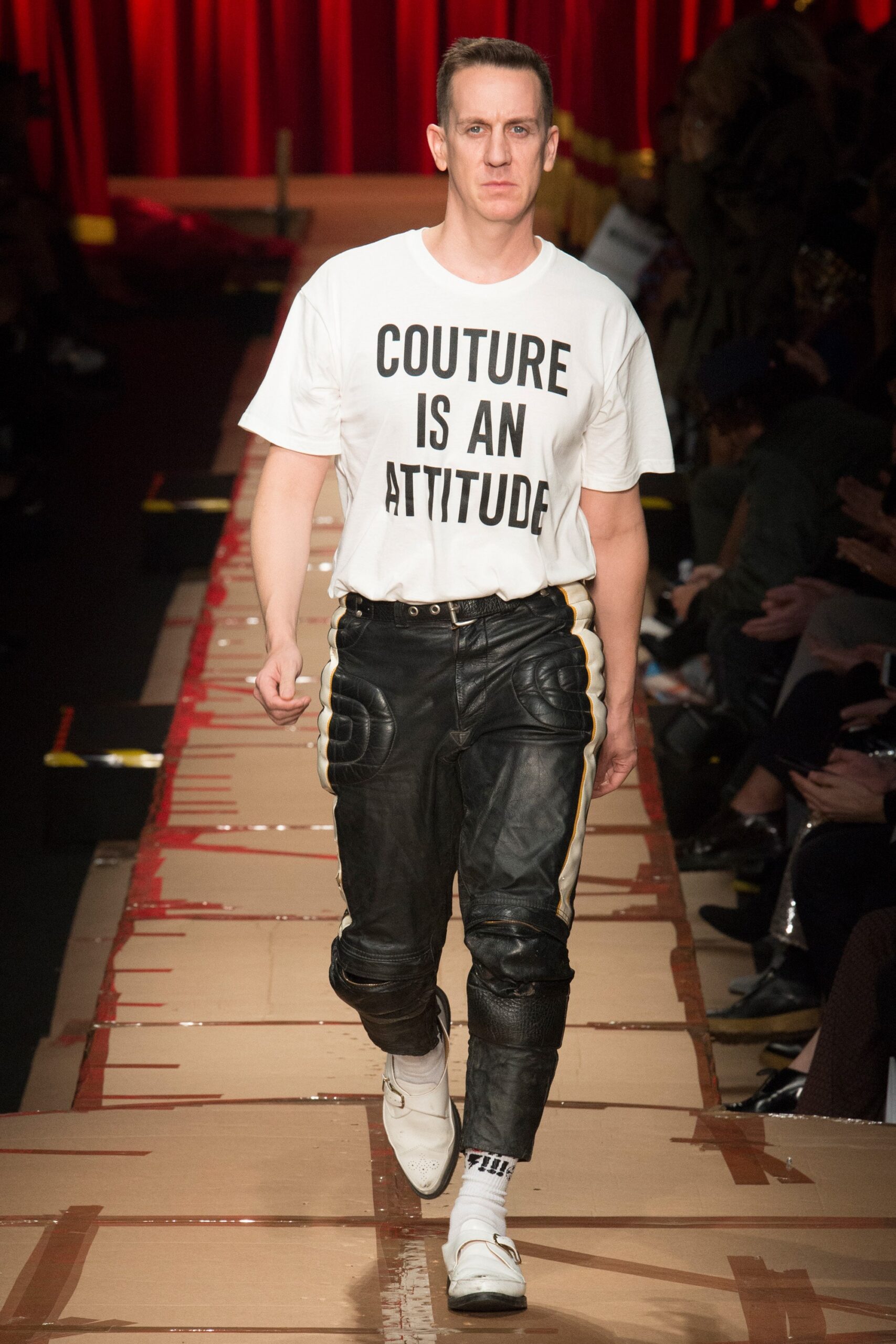 Moschino F/W 17 Look 45