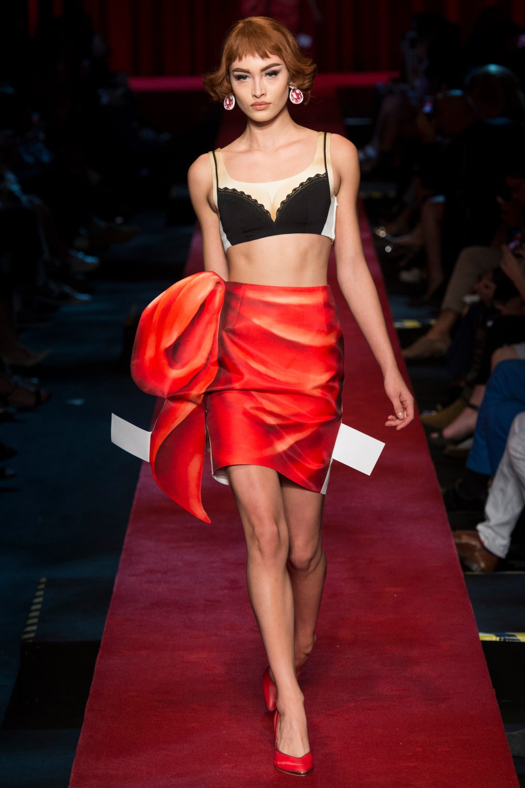 Moschino S/S 17 Look 29