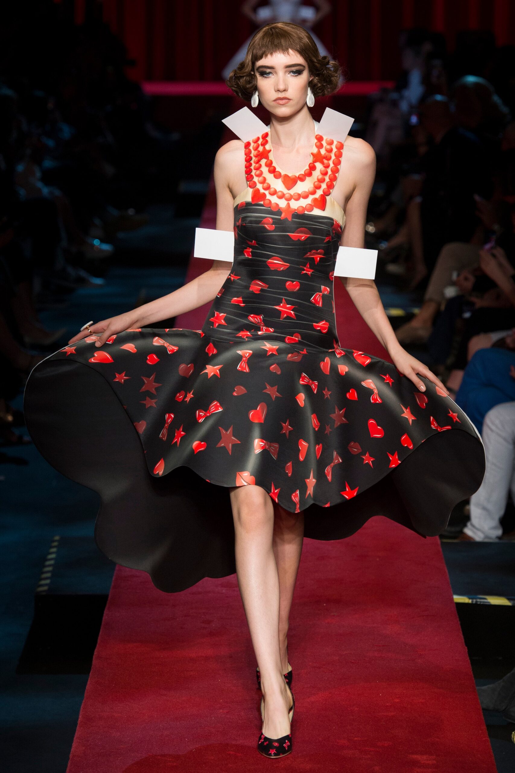 Moschino S/S 17 Look 31