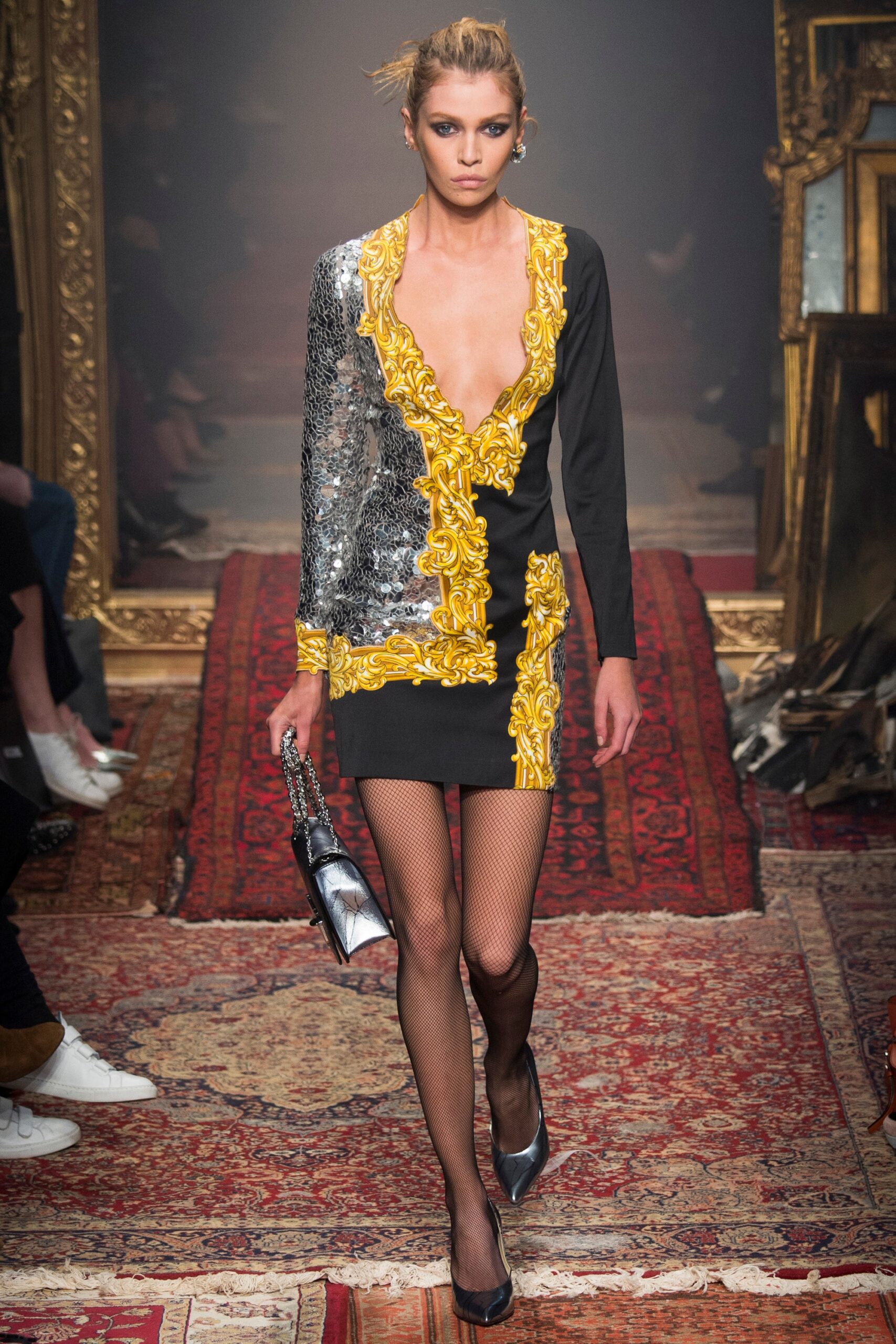 Moschino F/W 16 Look 31