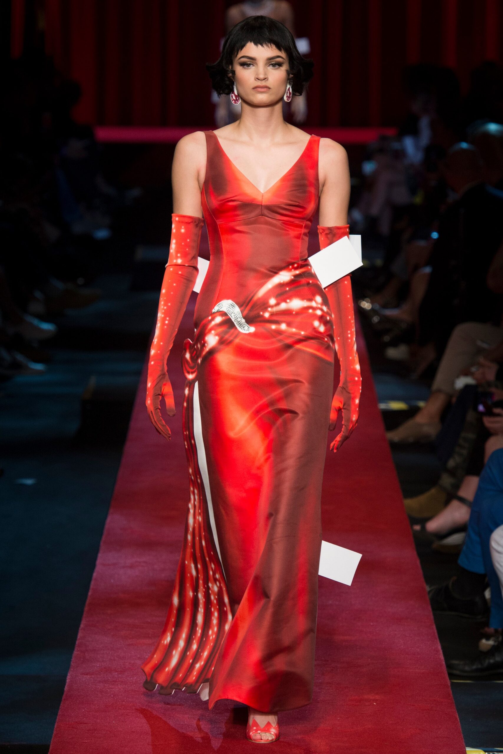 Moschino S/S 17 Look 34