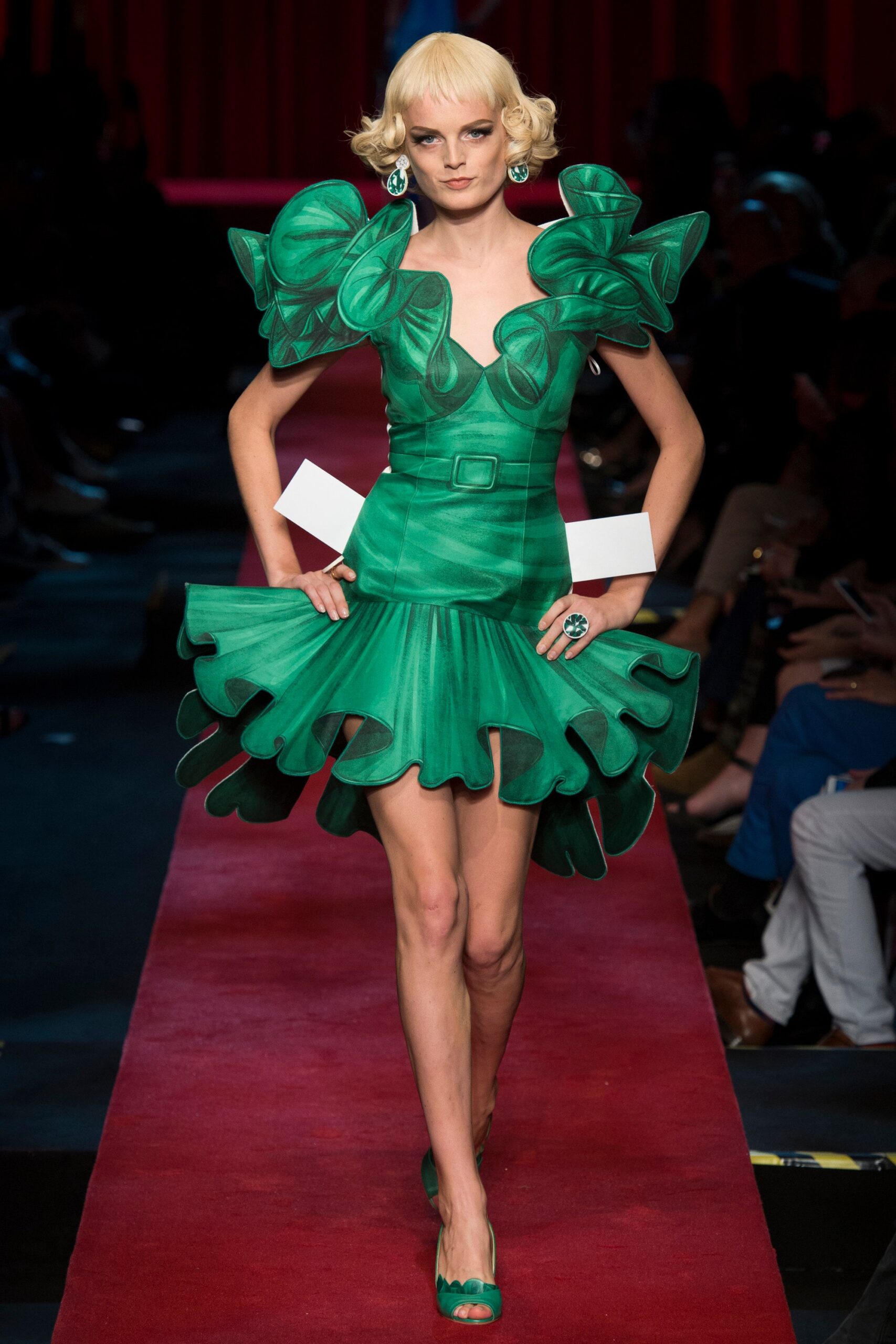 Moschino S/S 17 Look 37