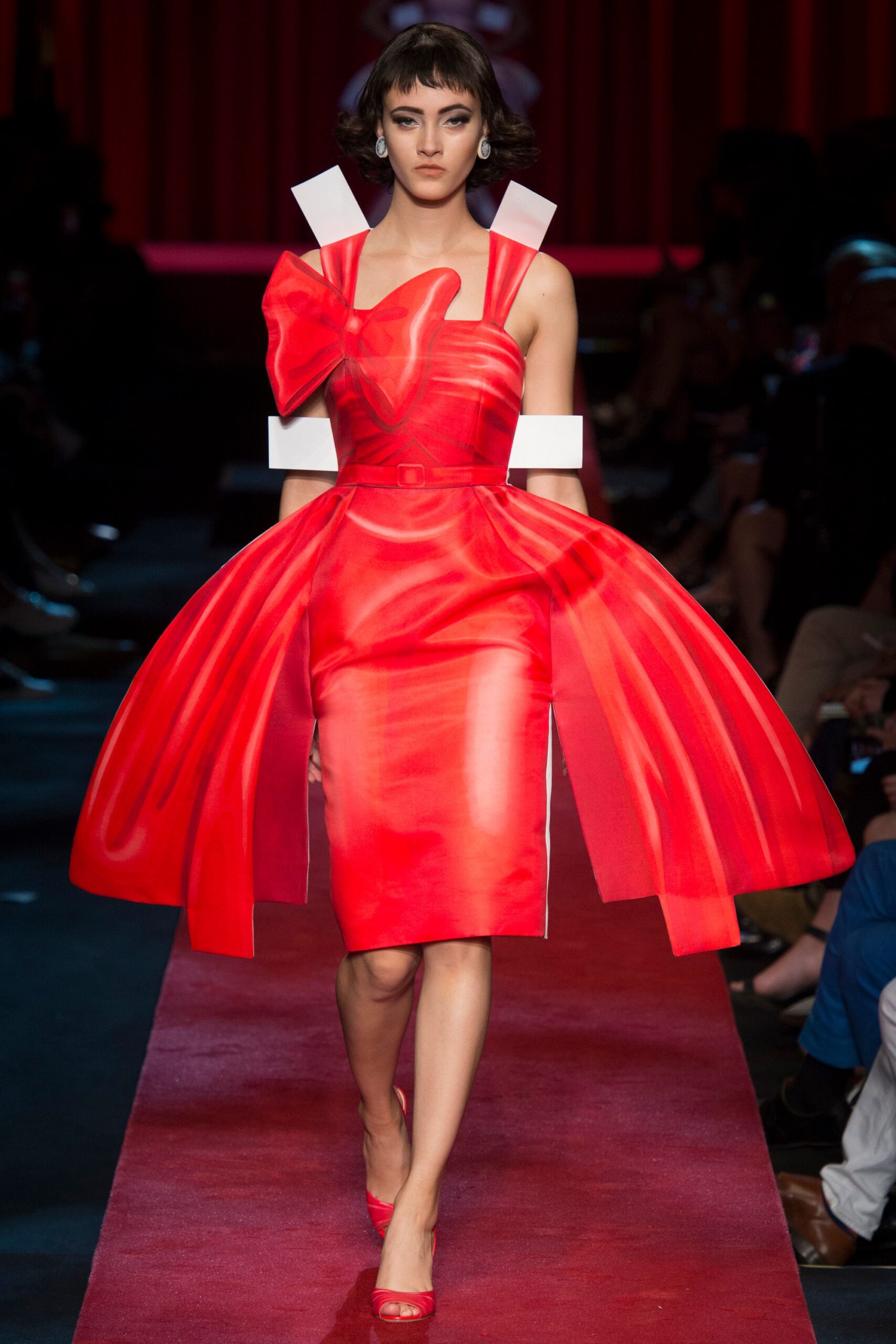 Moschino S/S 17 Look 39