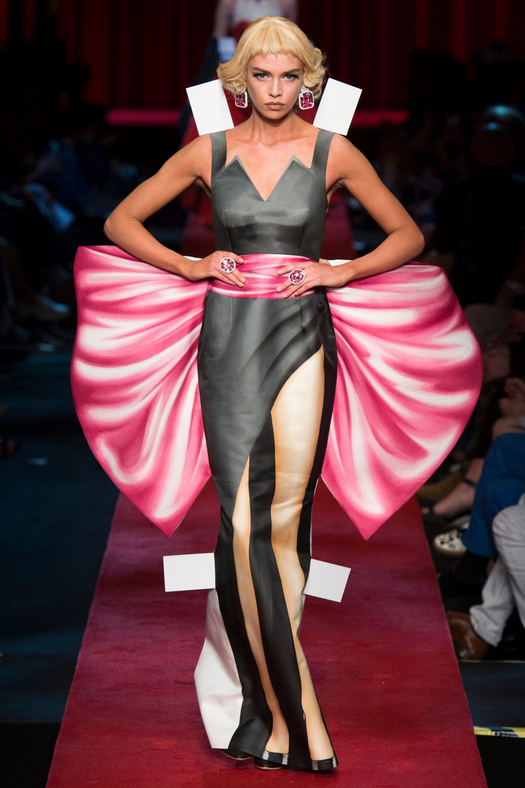 Moschino S/S 17 Look 42