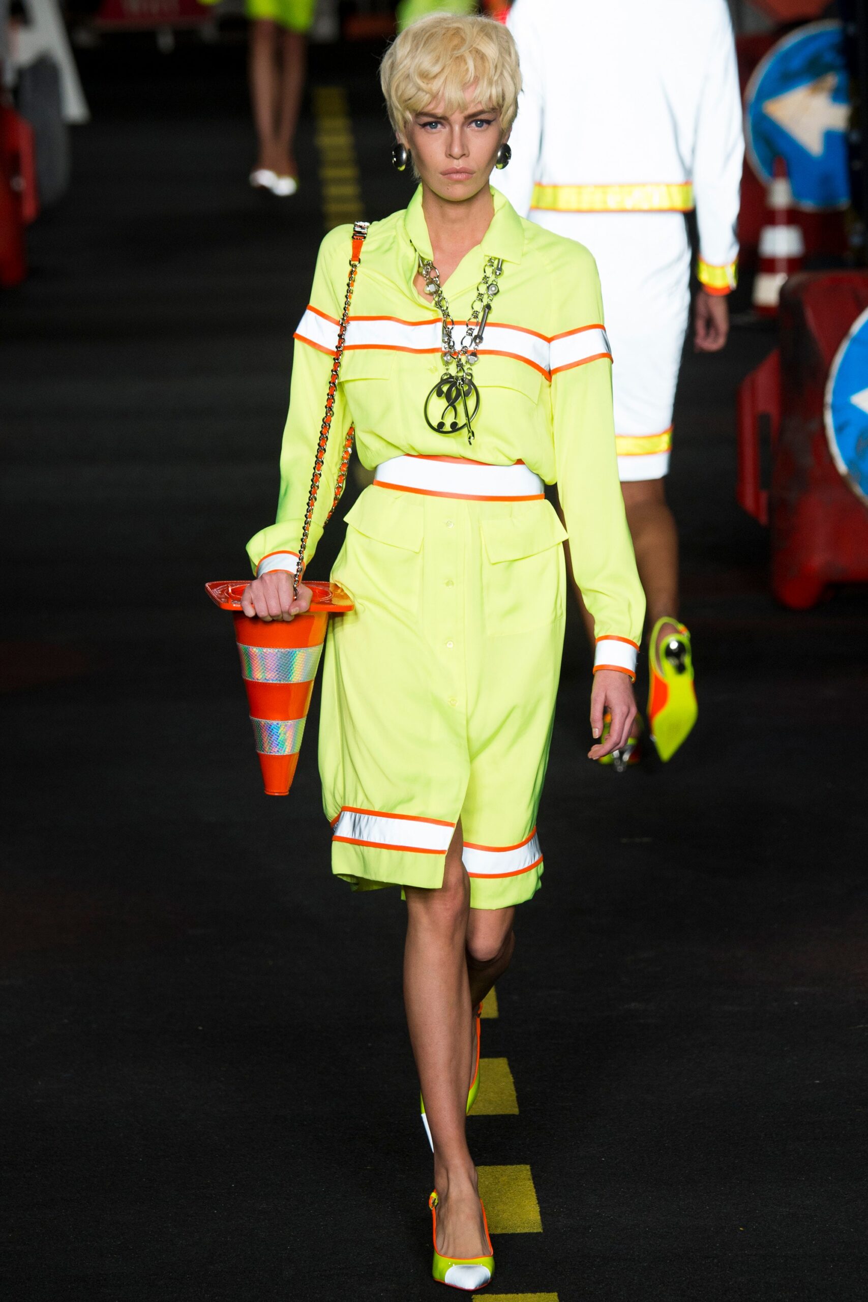 Moschino S/S 16 Look 6
