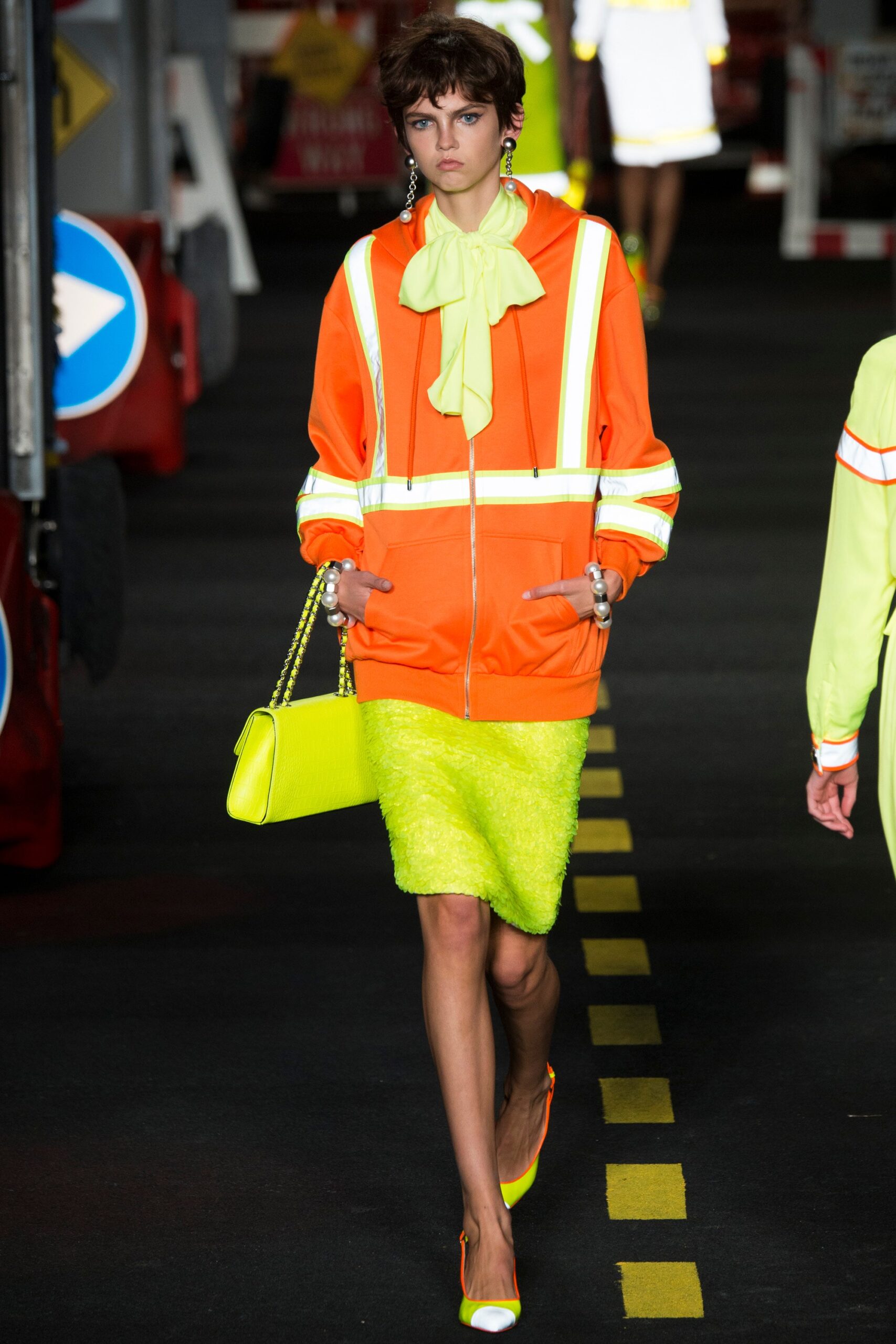 Moschino S/S 16 Look 7