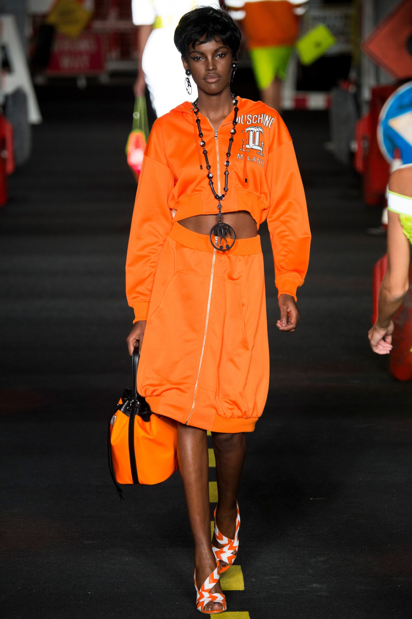 Moschino S/S 16 Look 8