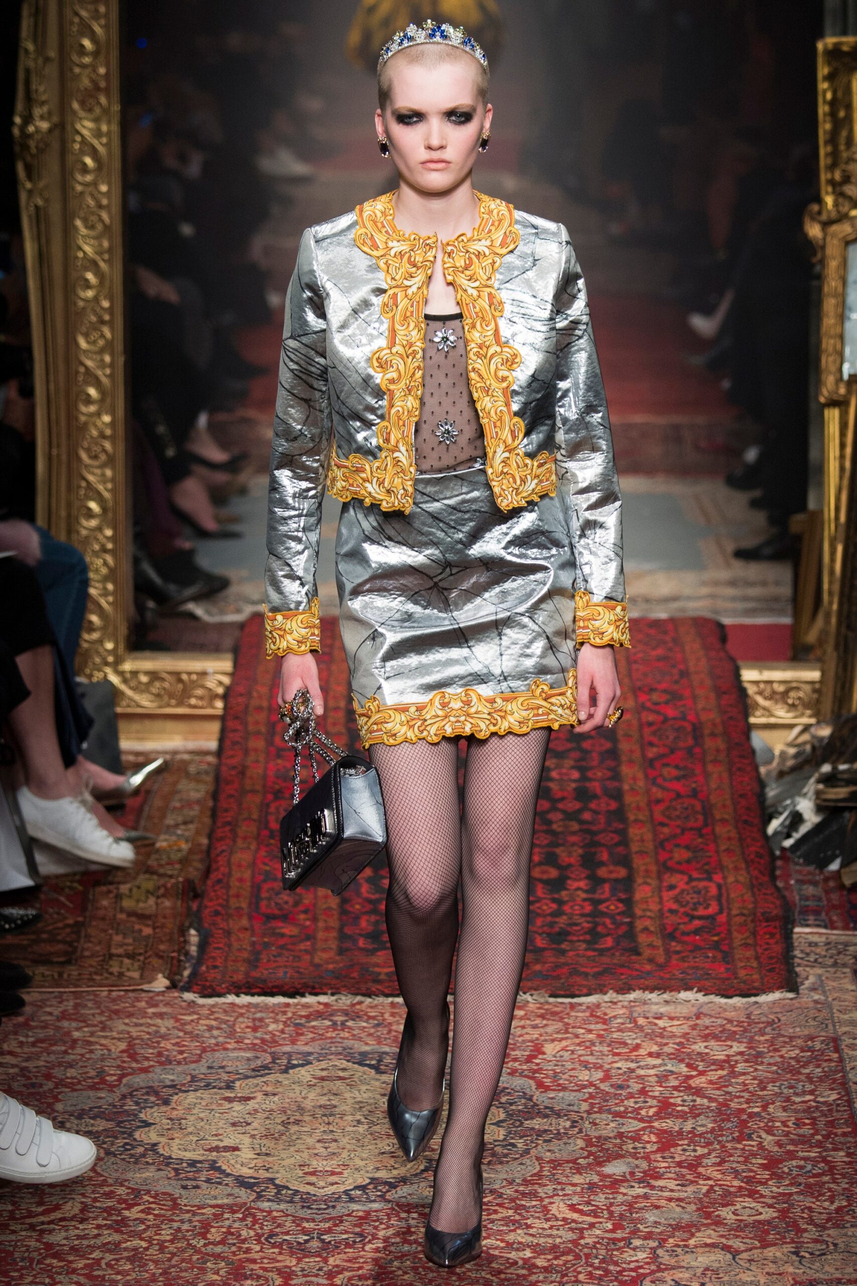 Moschino F/W 16 Look 37