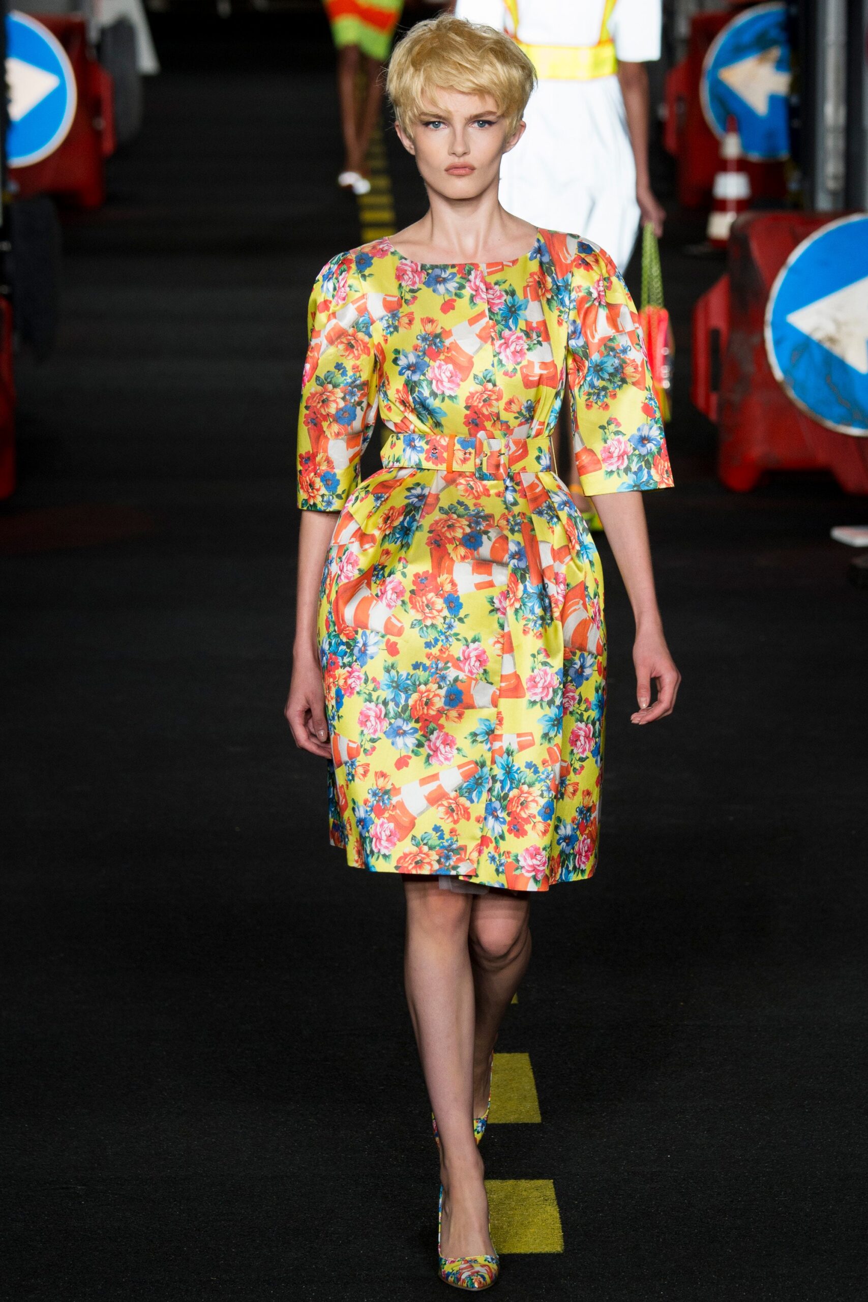 Moschino S/S 16 Look 9