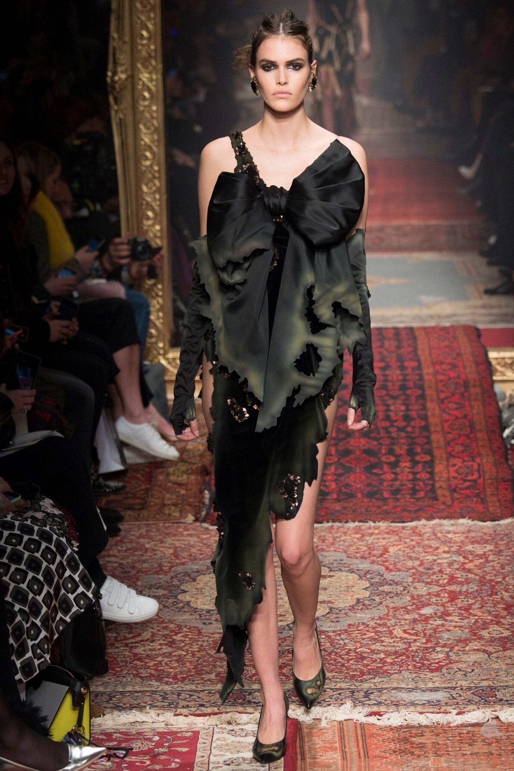 Moschino F/W 16 Look 39