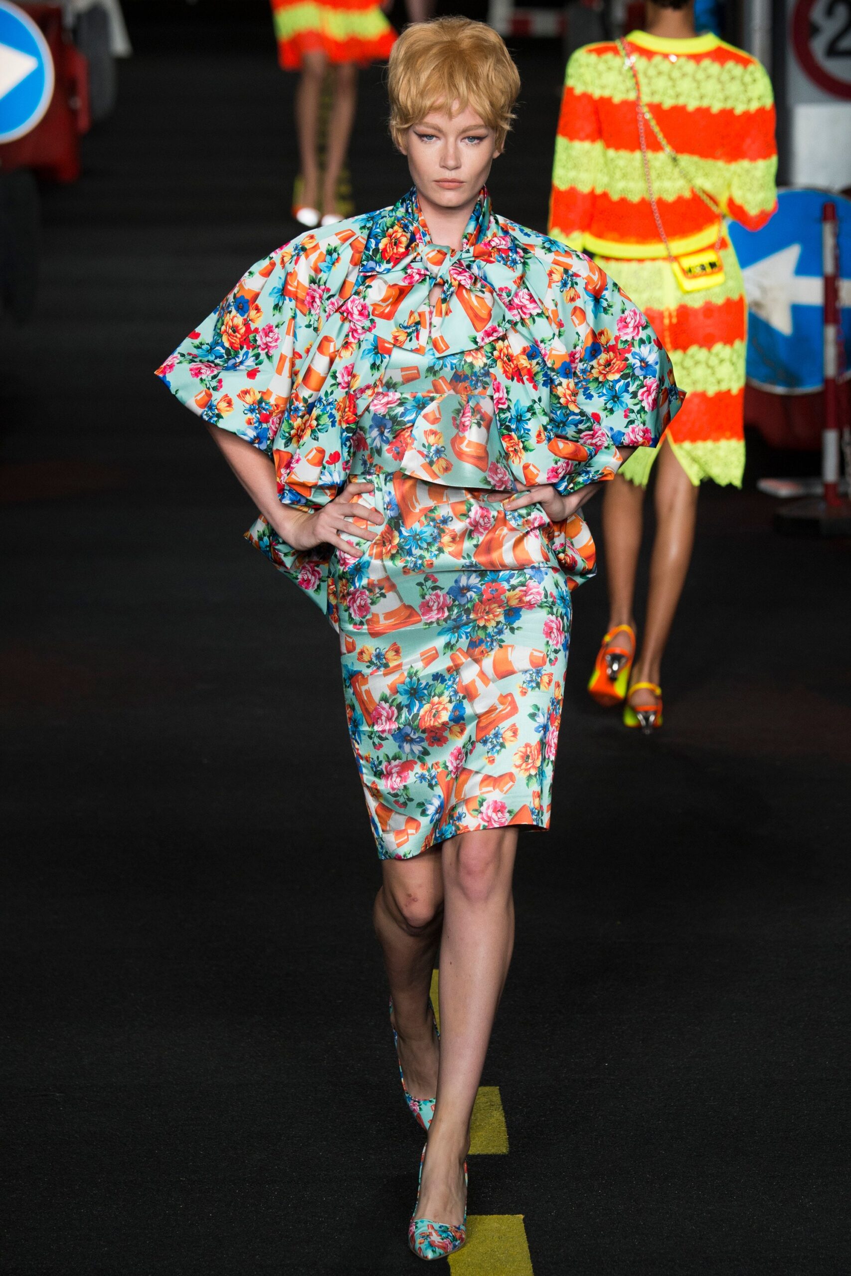 Moschino S/S 16 Look 11