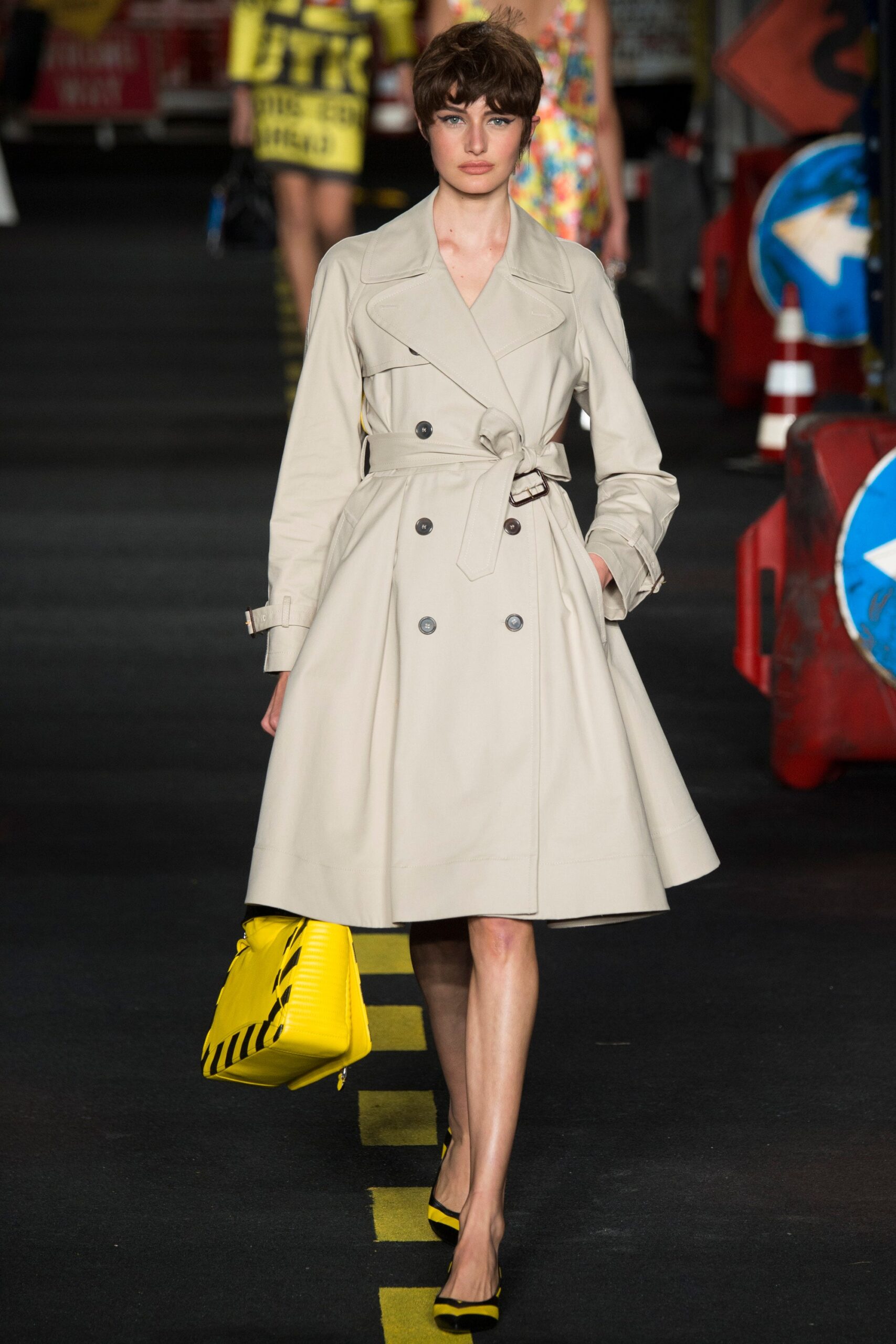 Moschino S/S 16 Look 15