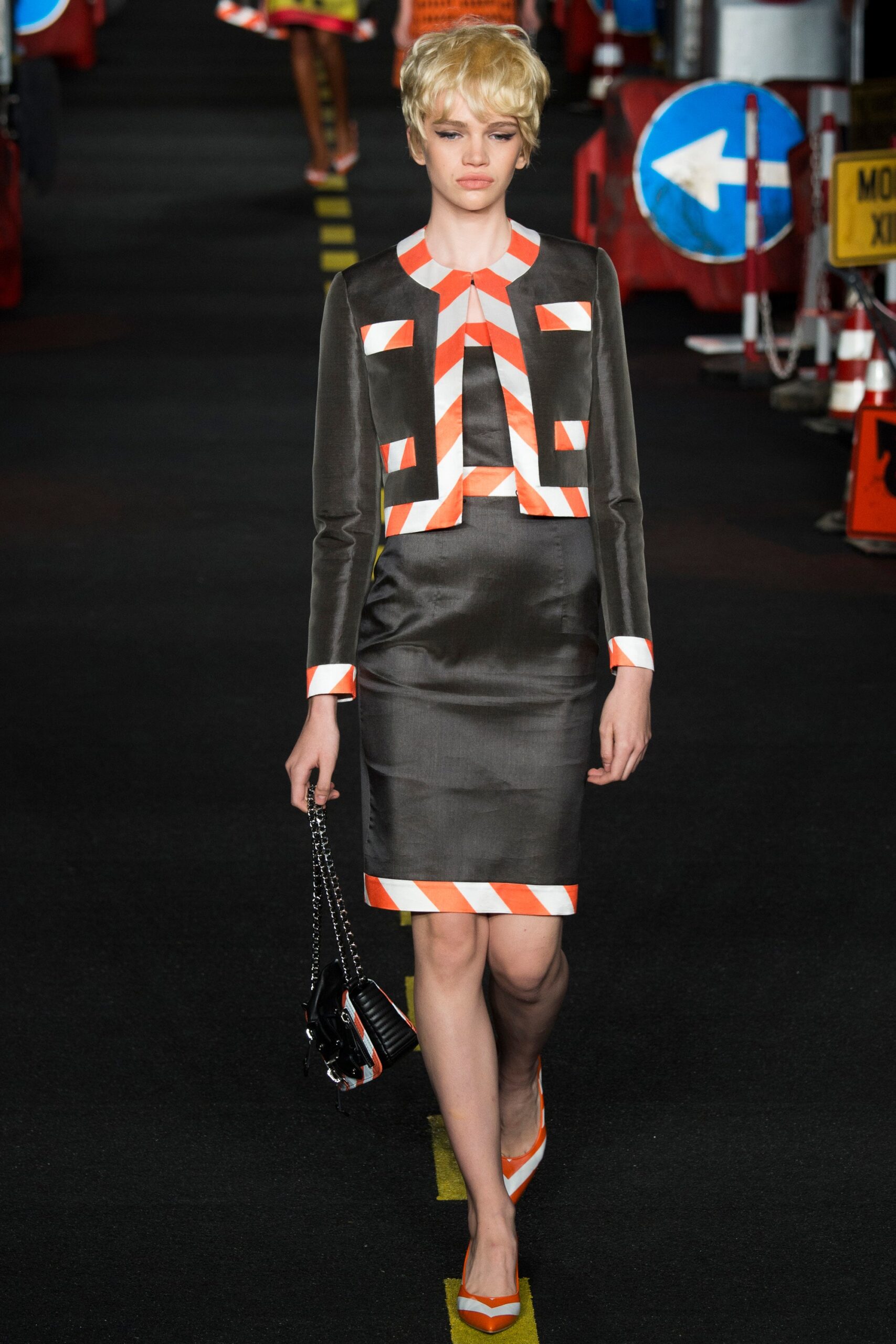 Moschino S/S 16 Look 18