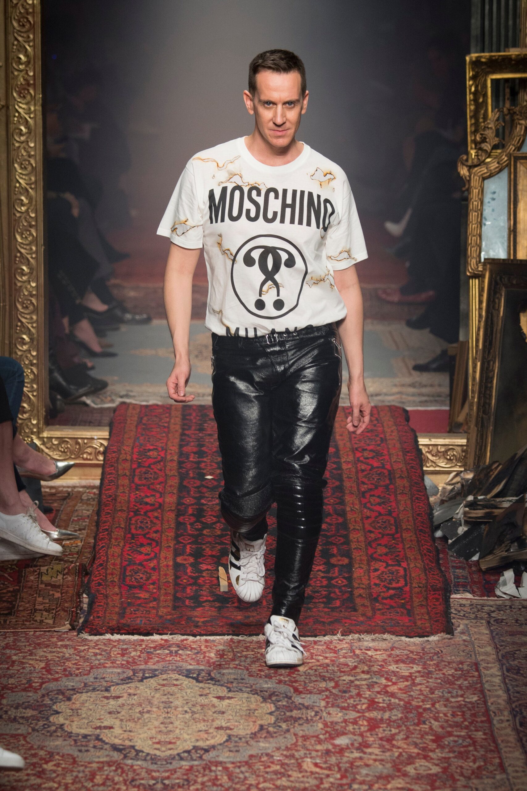 Moschino F/W 16 Look 42