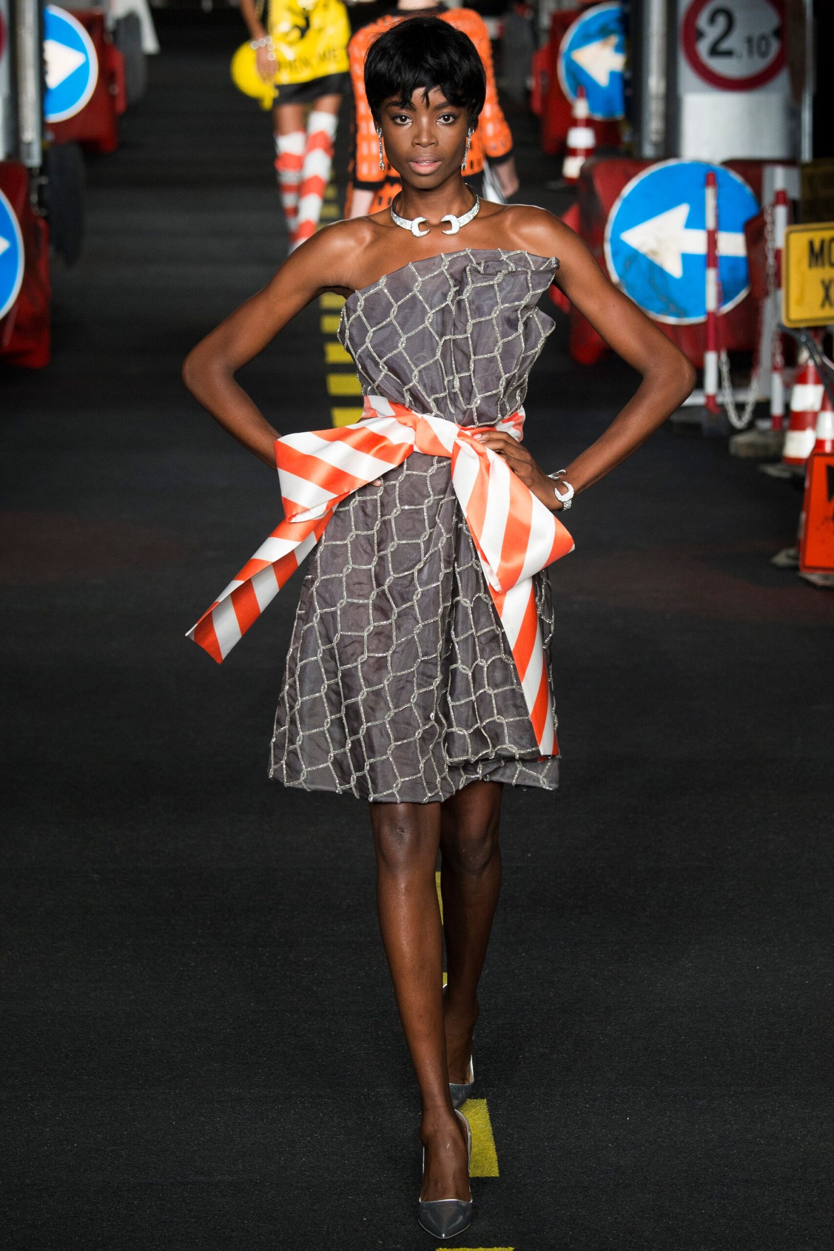Moschino S/S 16 Look 21