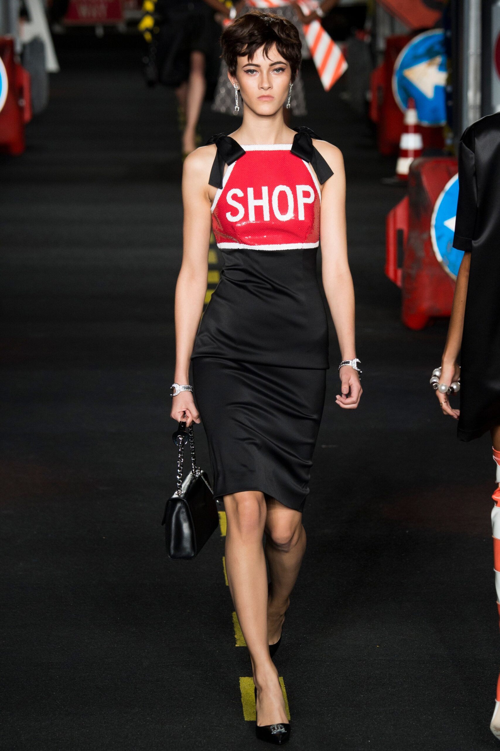 Moschino S/S 16 Look 23