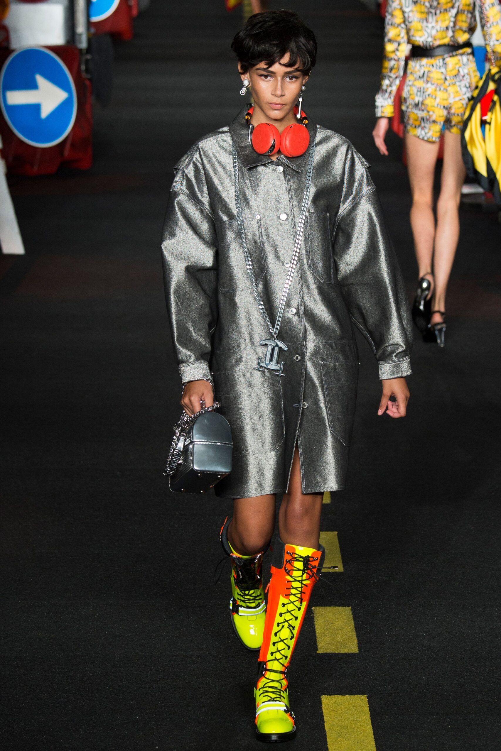 Moschino S/S 16 Look 37