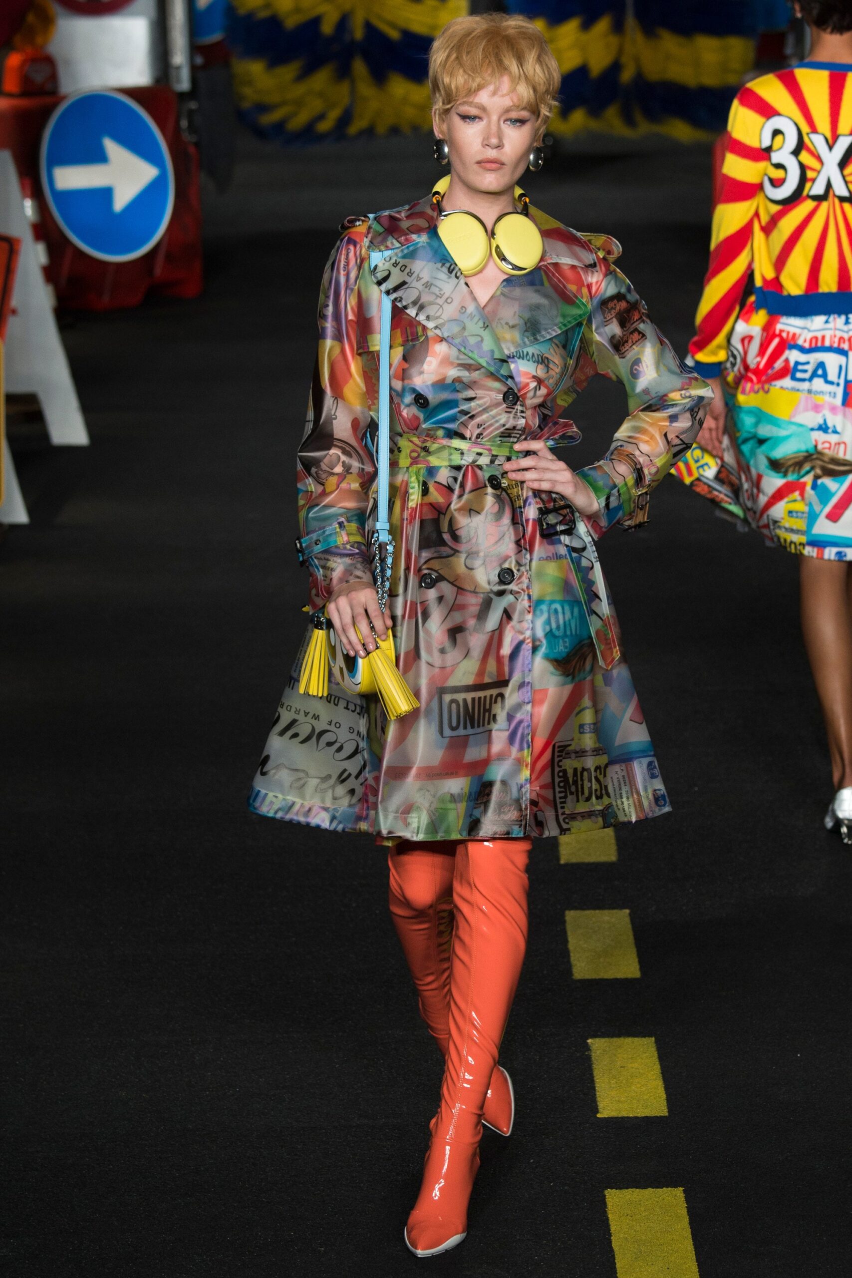 Moschino S/S 16 Look 42