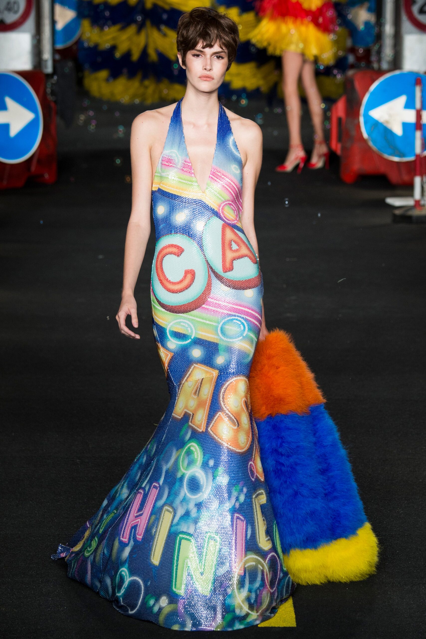 Moschino S/S 16 Look 49
