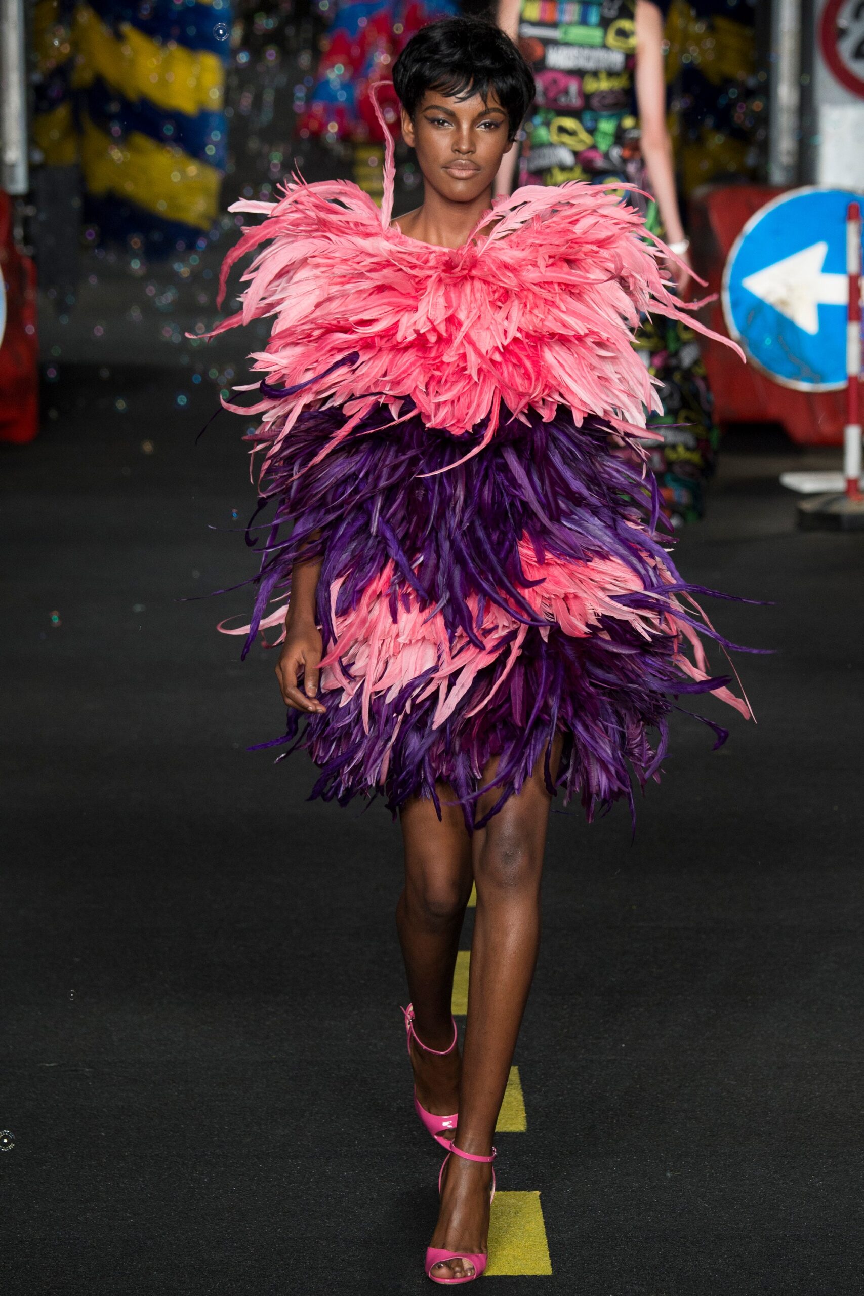 Moschino S/S 16 Look 52
