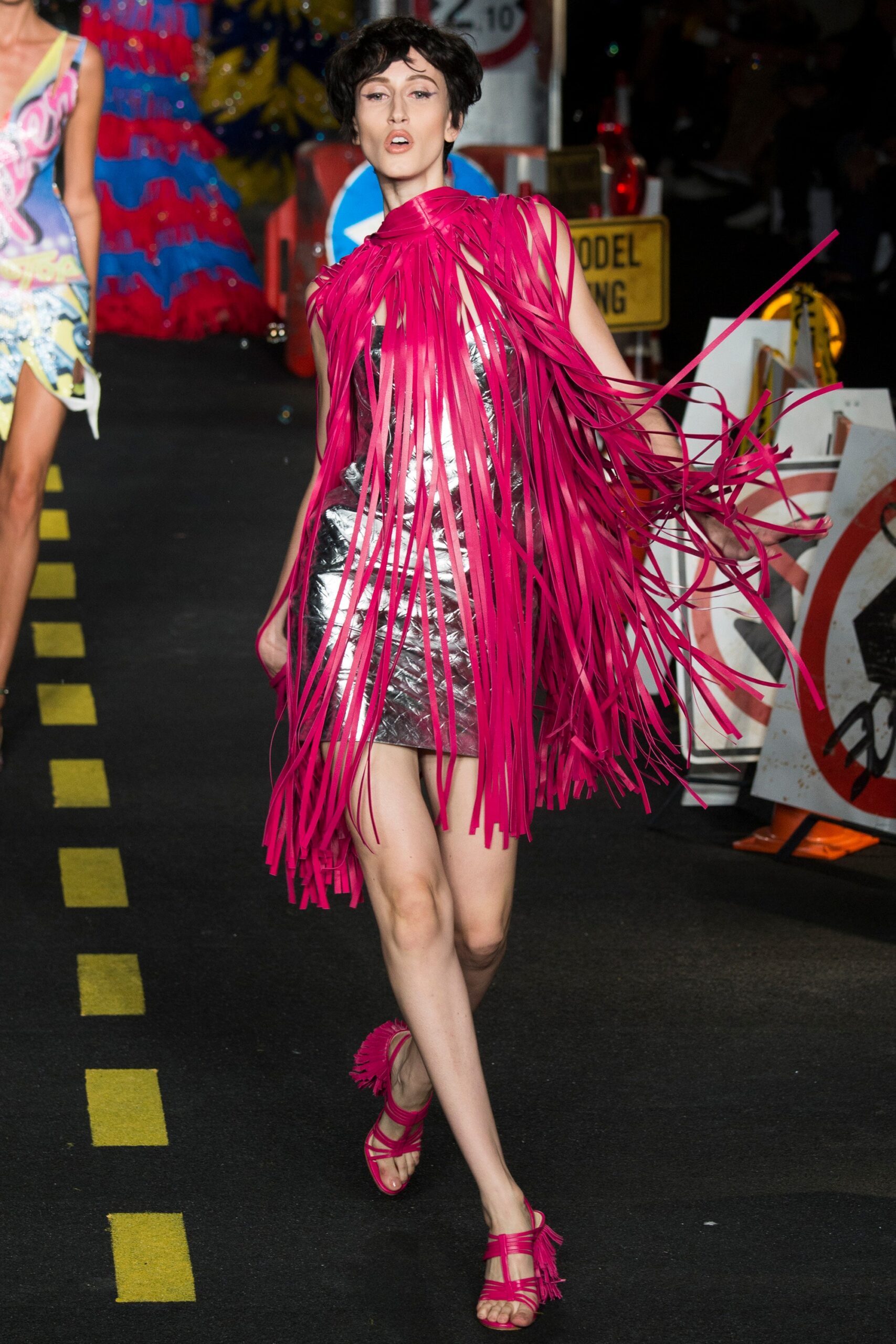 Moschino S/S 16 Look 54
