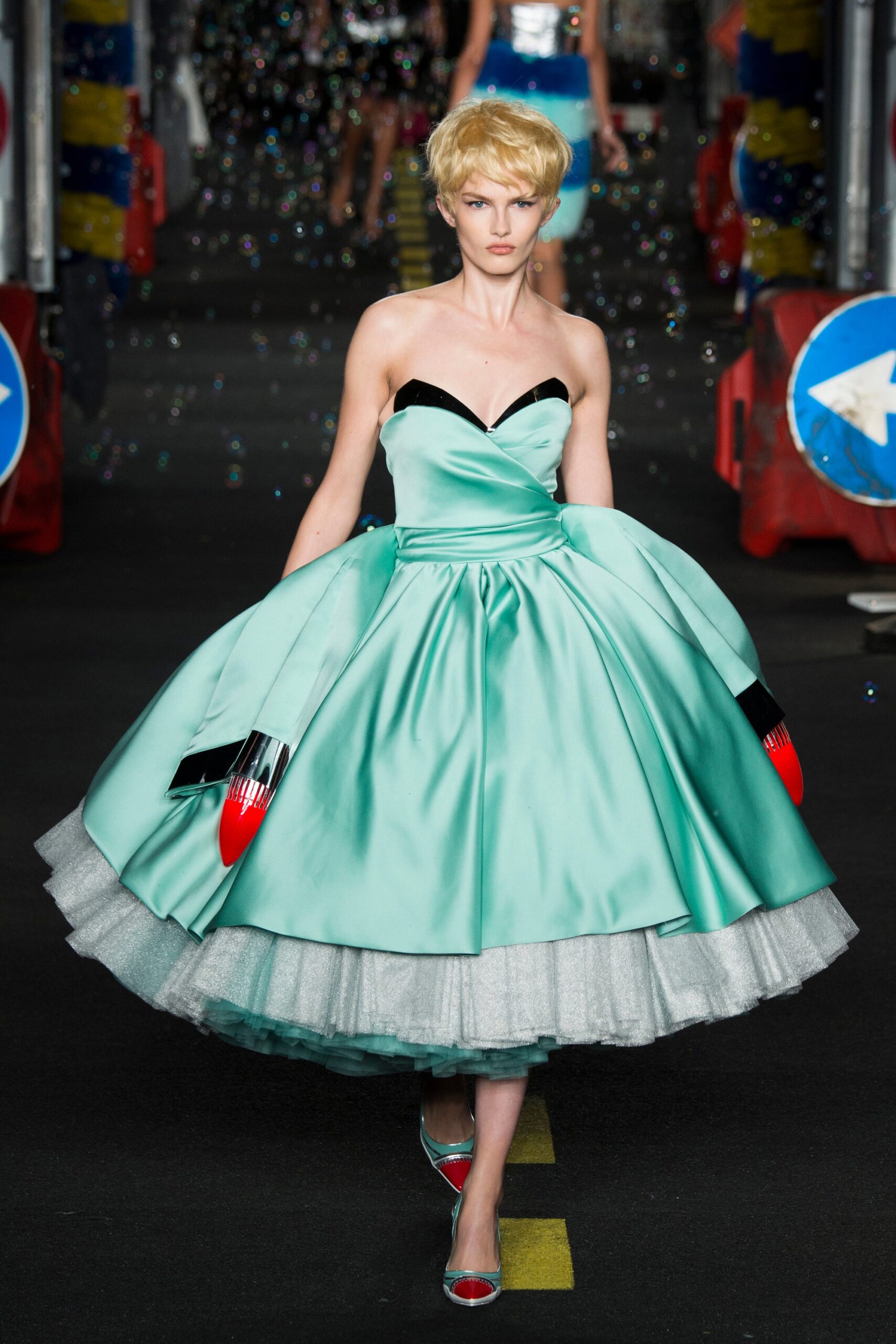 Moschino S/S 16 Look 57