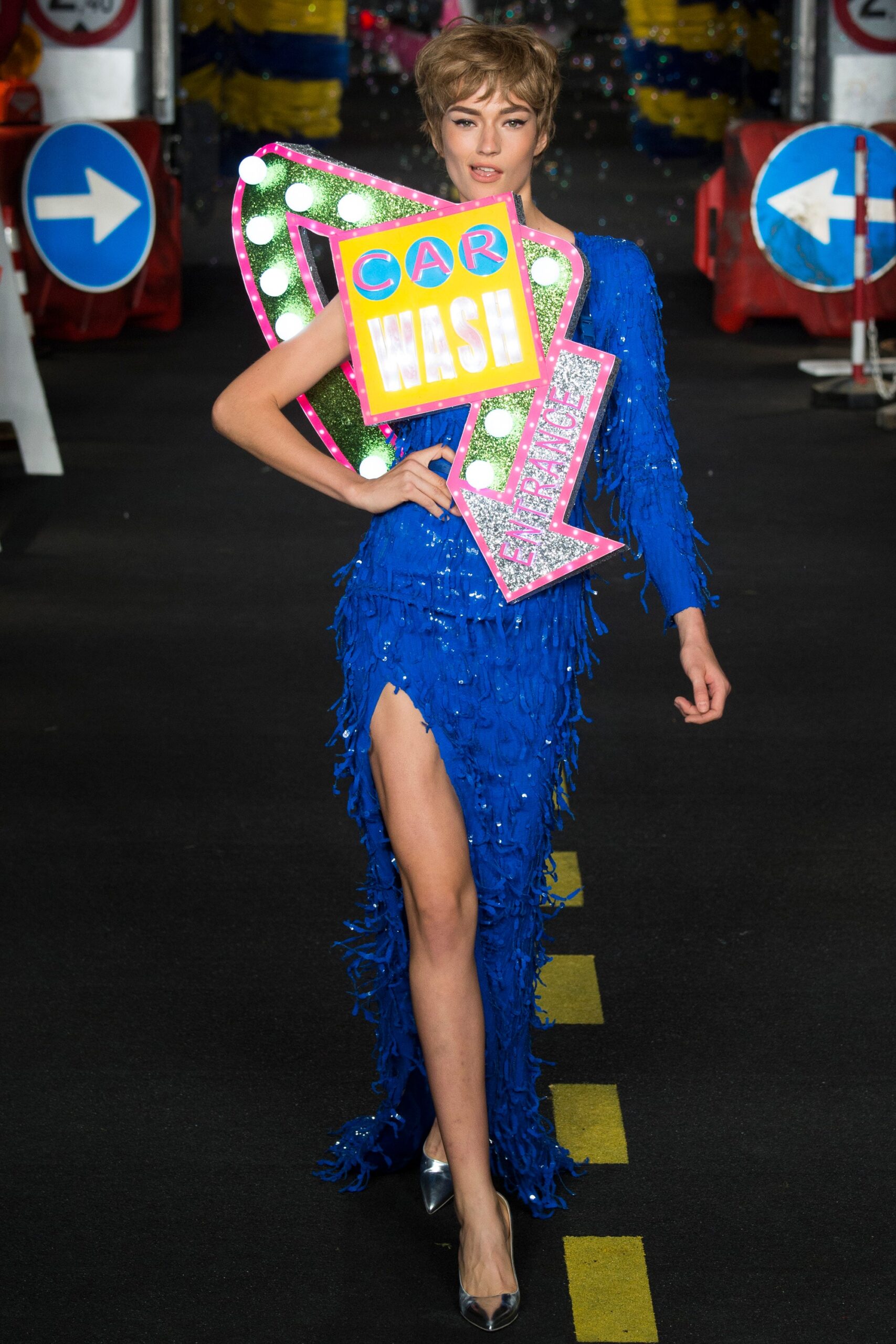 Moschino S/S 16 Look 60