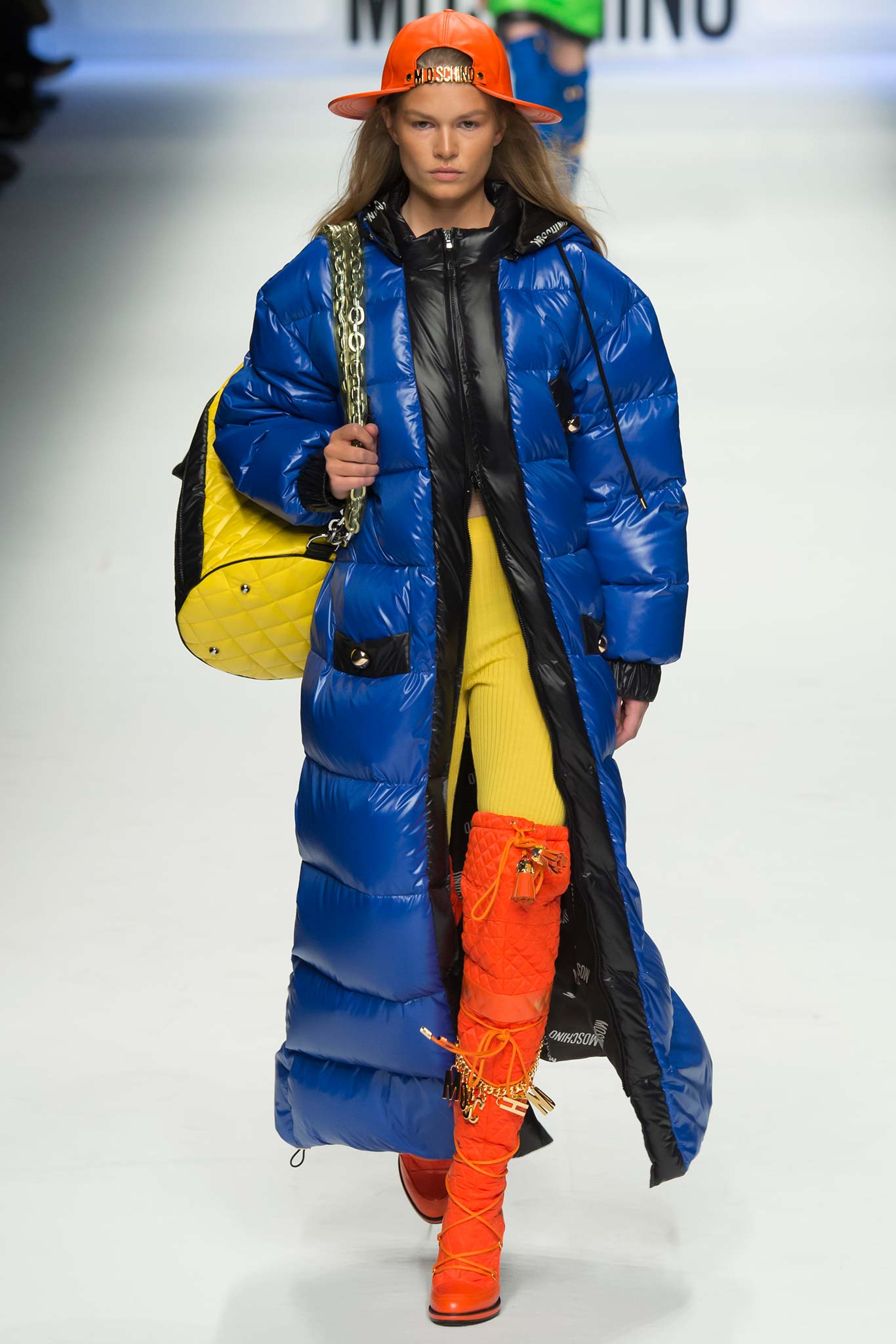 Moschino F/W 15 Look 1