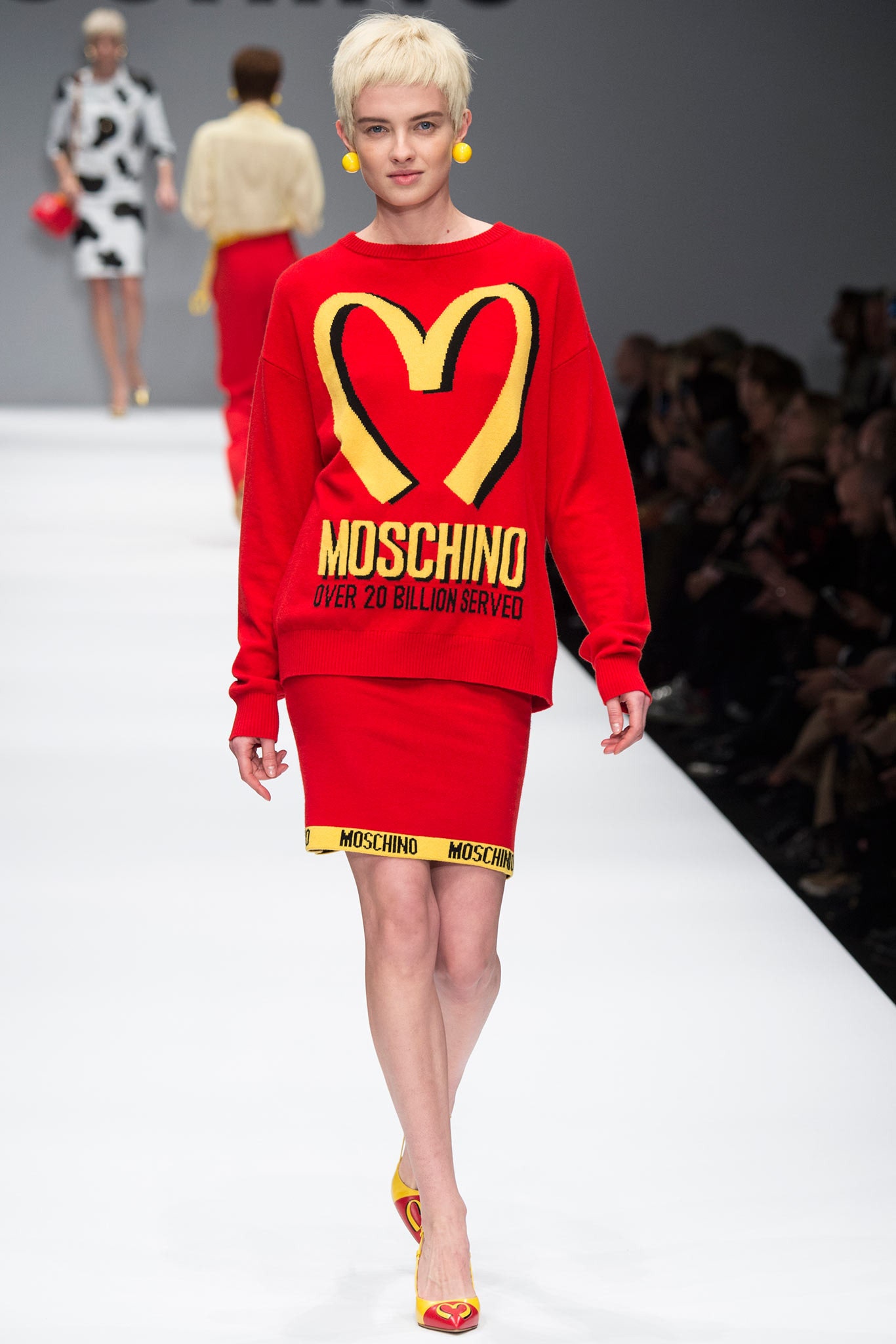 Moschino F/W 14 Look 3