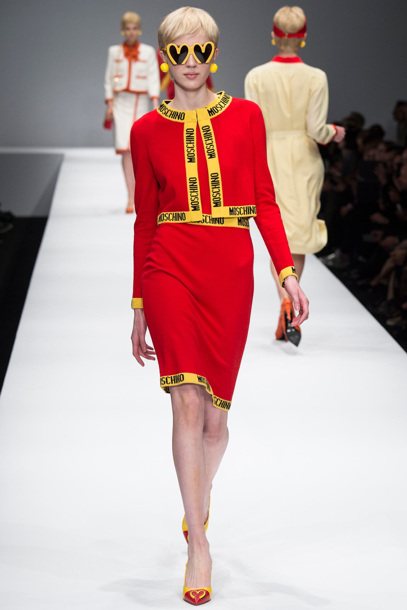 Moschino F/W 14 Look 9