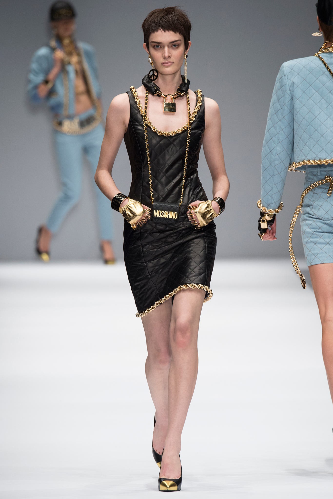 Moschino F/W 14 Look 12