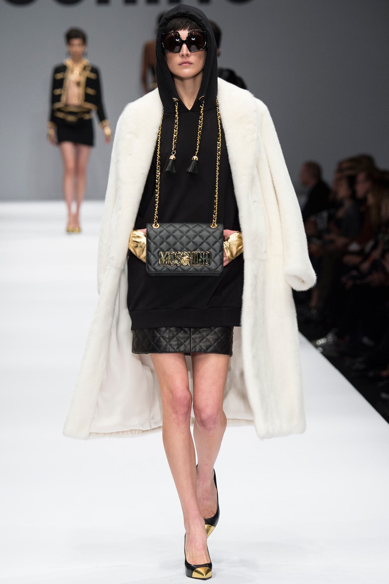 Moschino F/W 14 Look 21