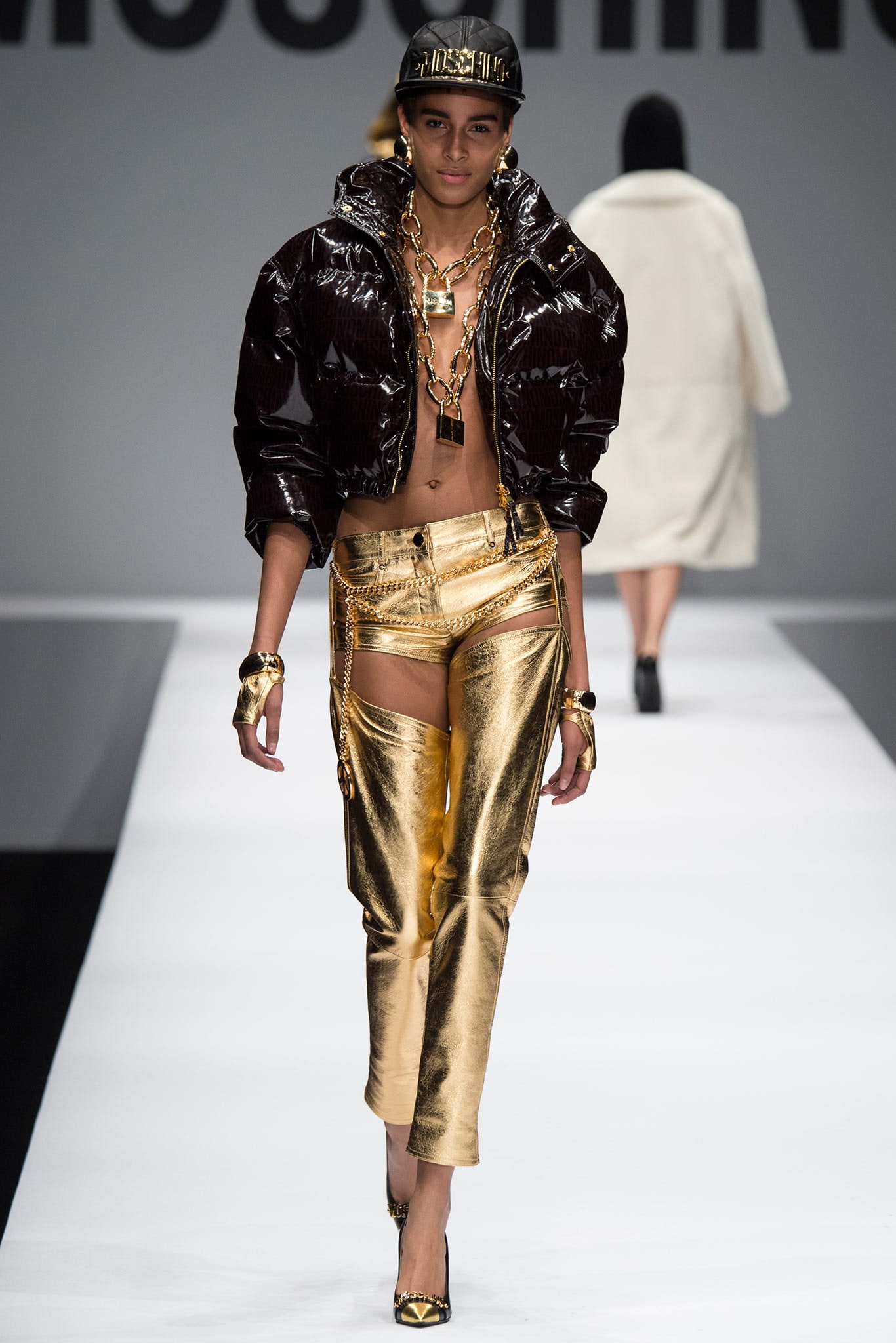 Moschino F/W 14 Look 23