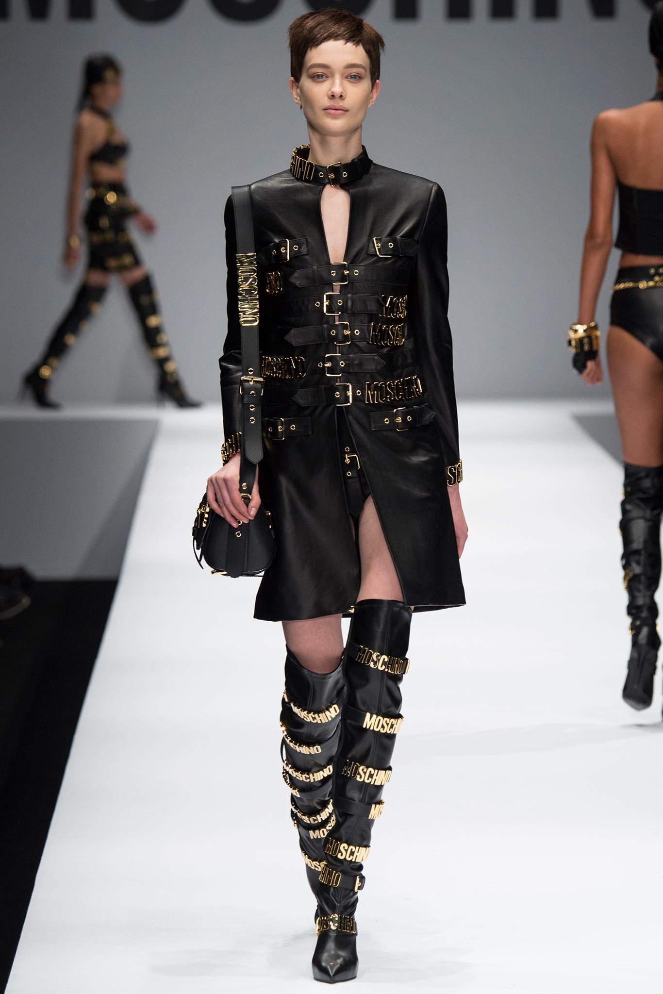 Moschino F/W 14 Look 27