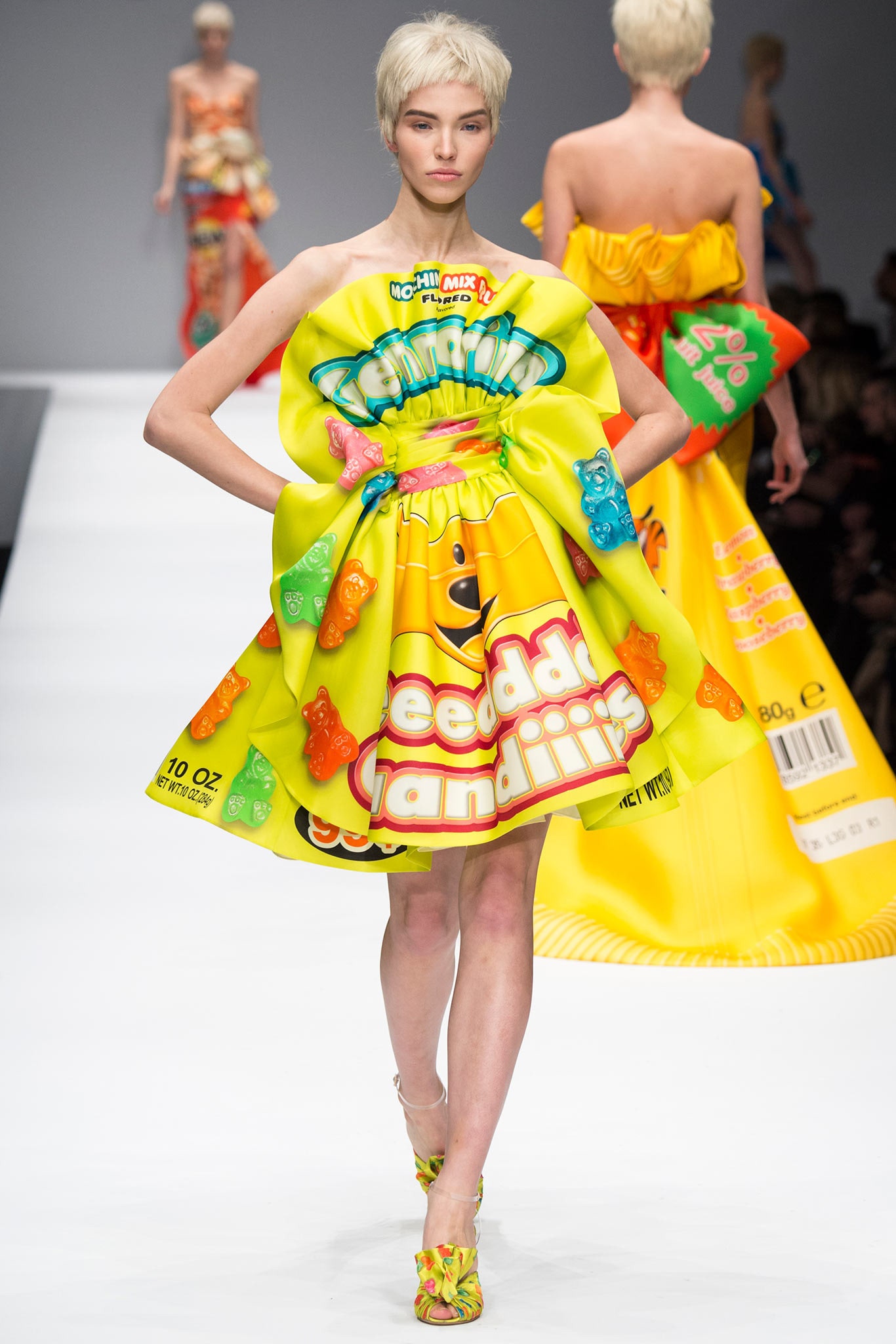 Moschino F/W 14 Look 38