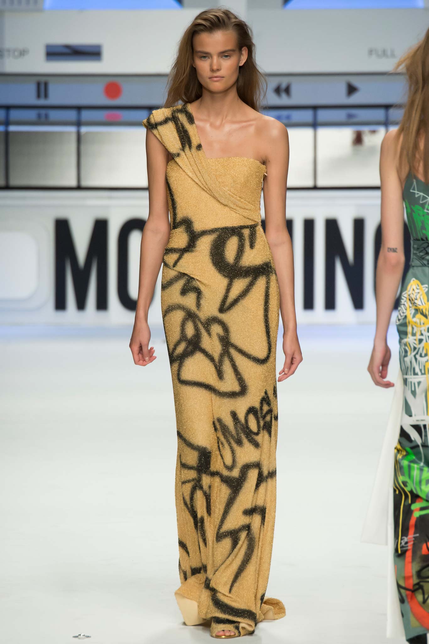 Moschino F/W 15 Look 61