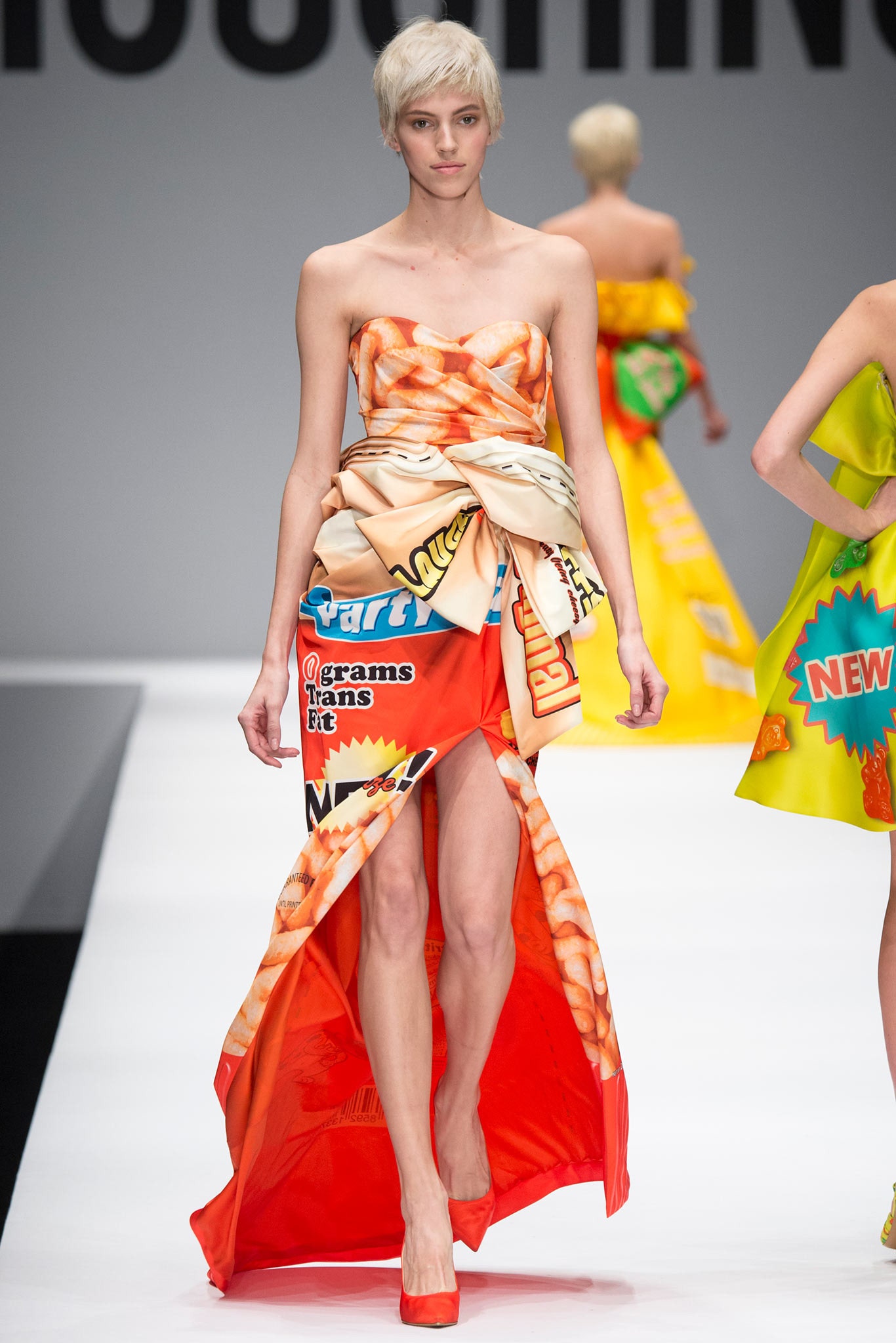 Moschino F/W 14 Look 39