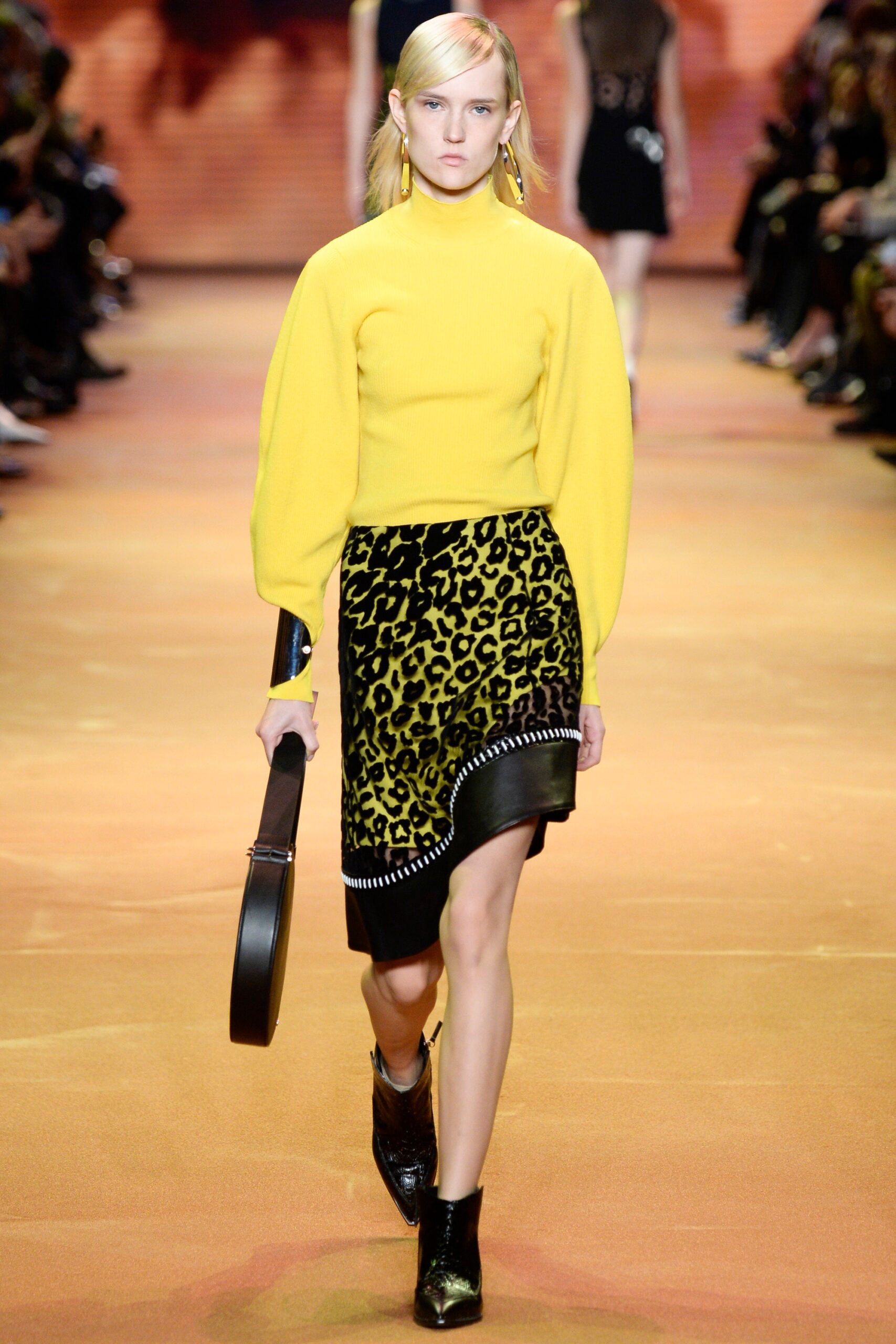 Mugler F/W 16 Look 16