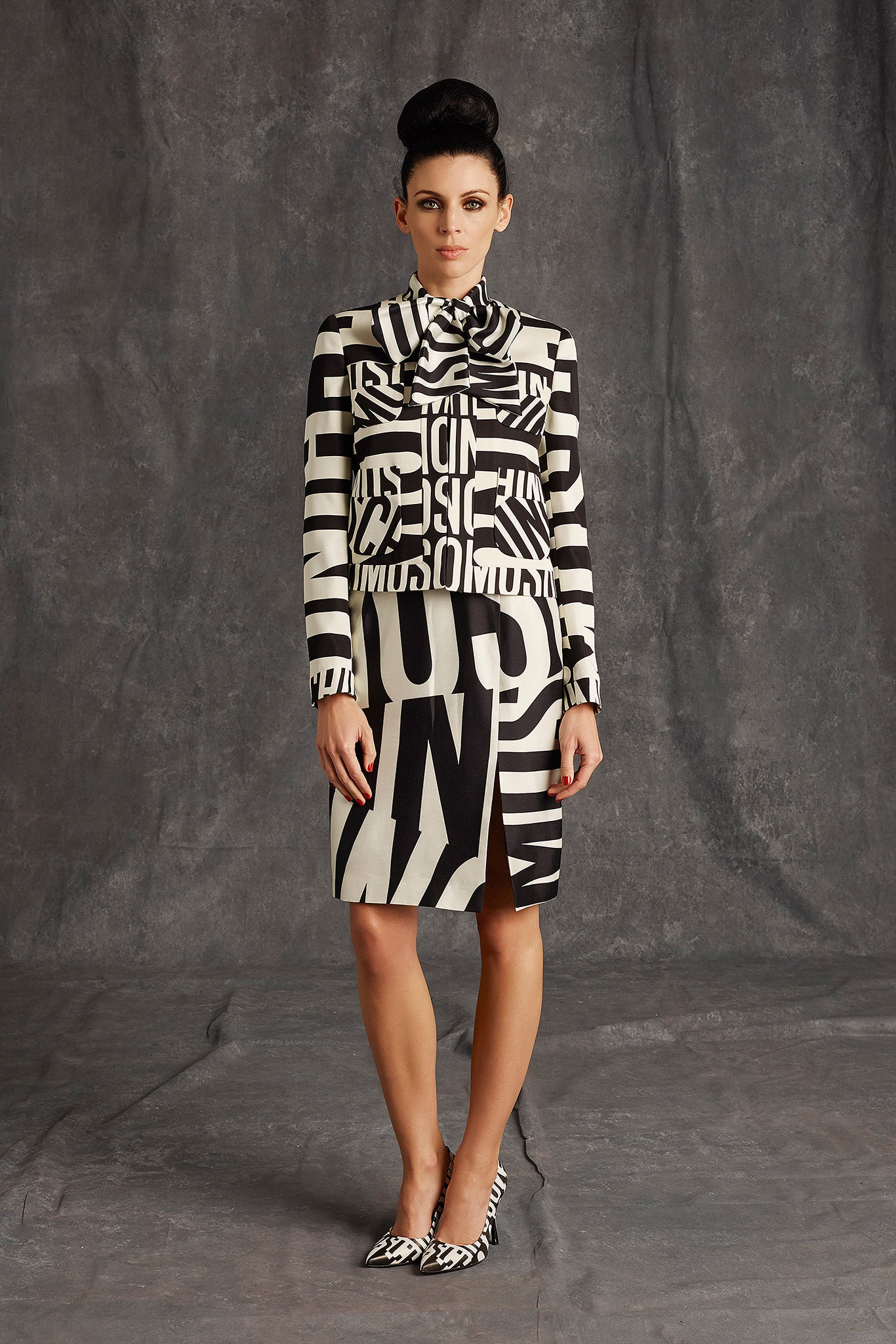 Moschino F/W 15 Look 1