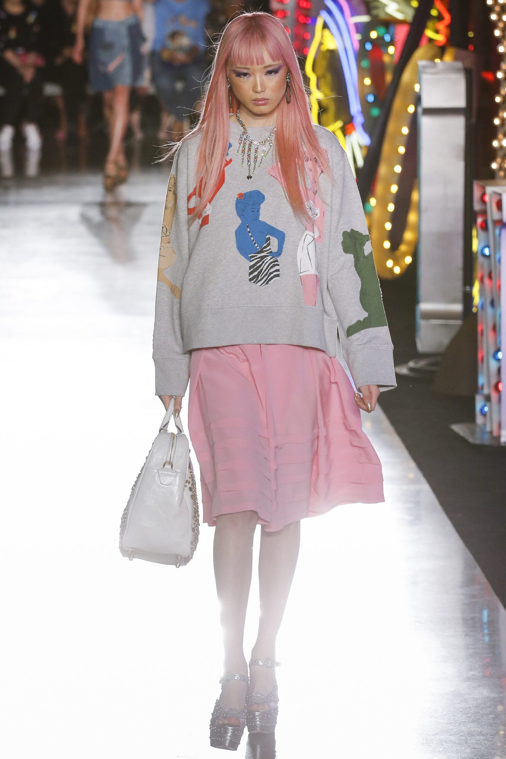Moschino S/S 18 Menswear Look 6