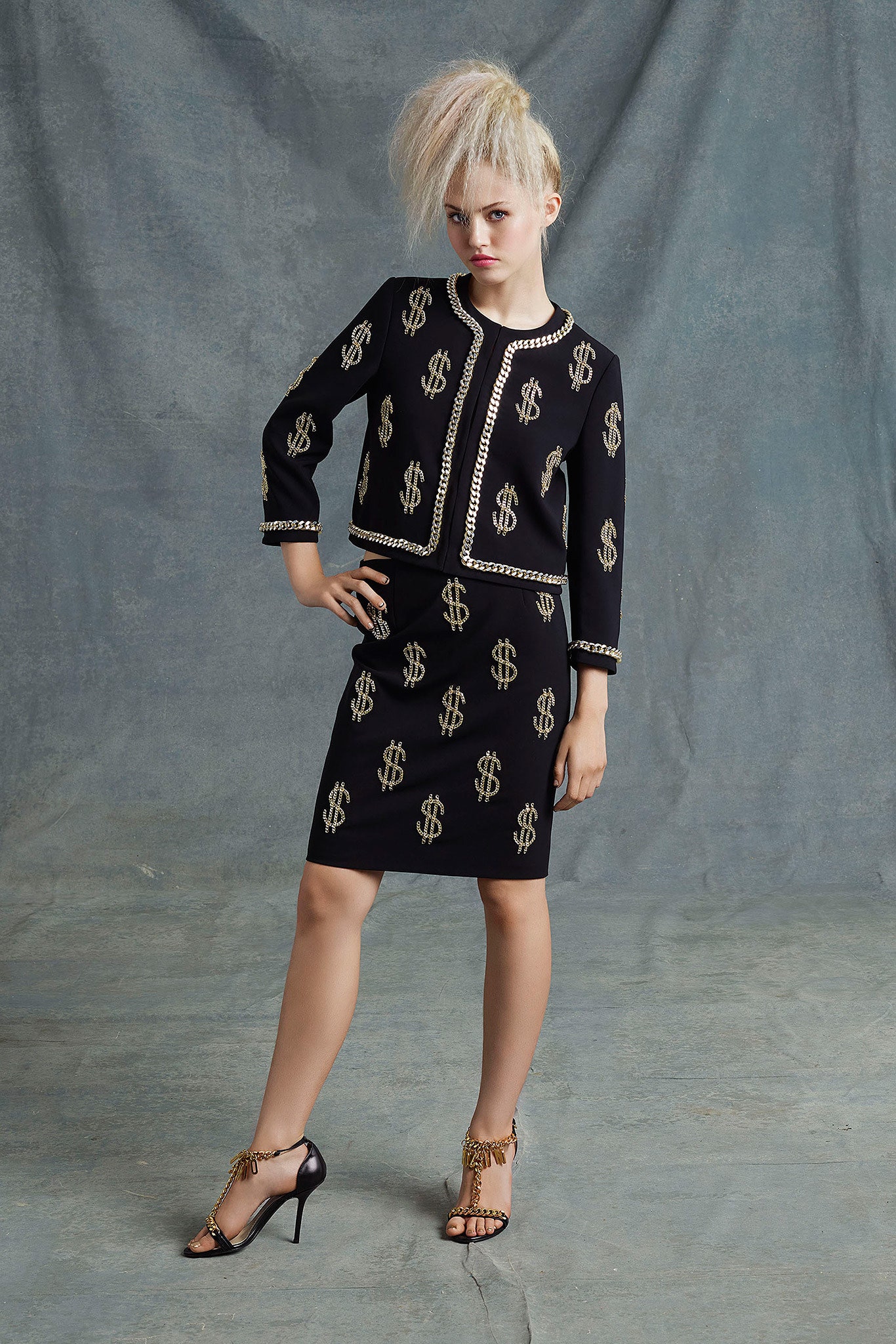 Moschino Resort 15 Look 23