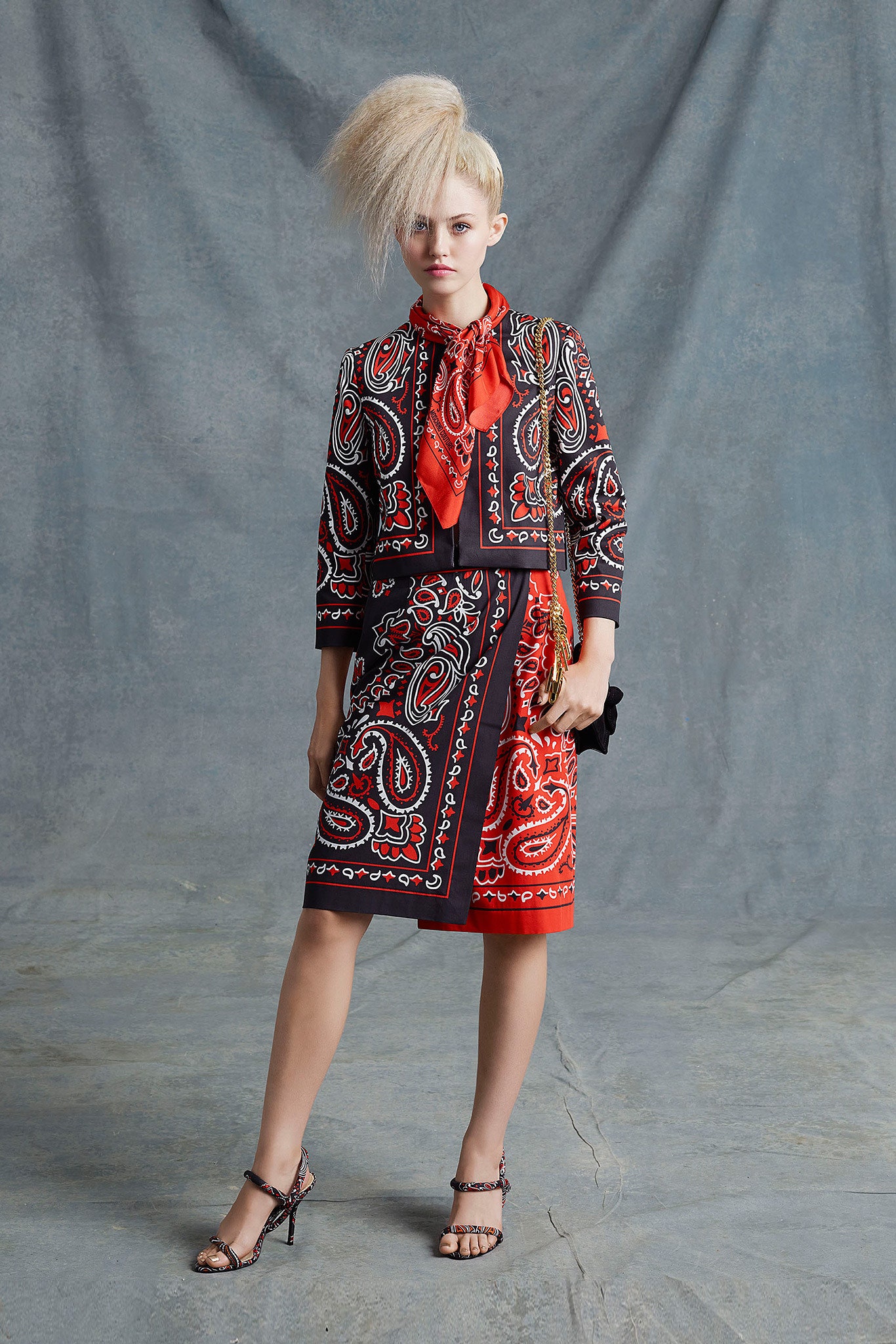 Moschino Resort 15 Look 37