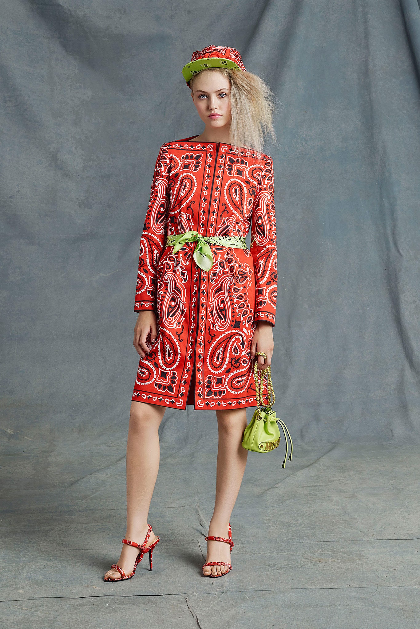 Moschino Resort 15 Look 38