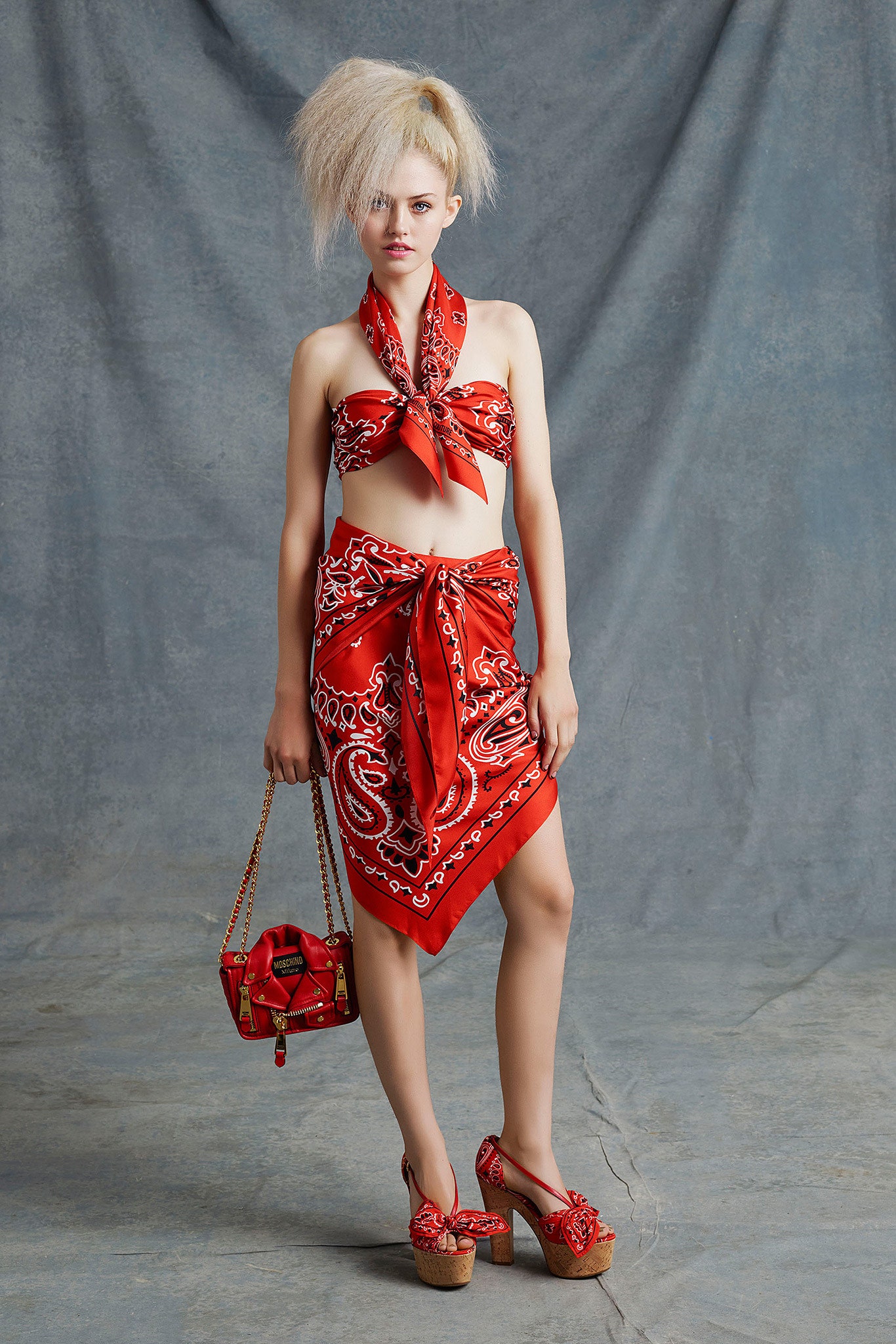 Moschino Resort 15 Look 39