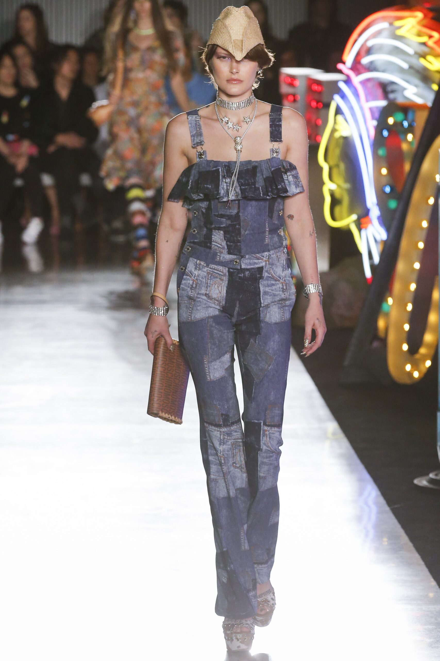 Moschino S/S 18 Menswear Look 13