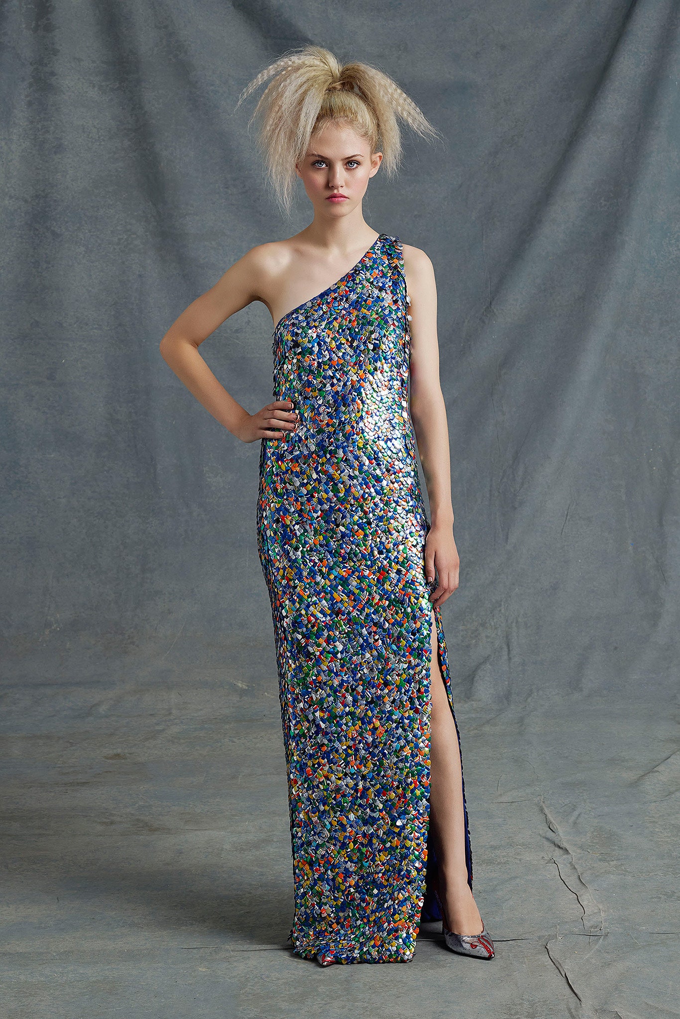 Moschino Resort 15 Look 57