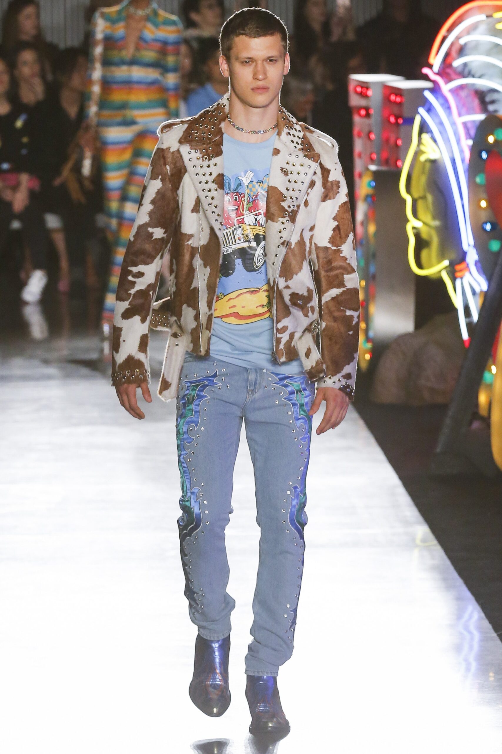 Moschino S/S 18 Menswear Look 15