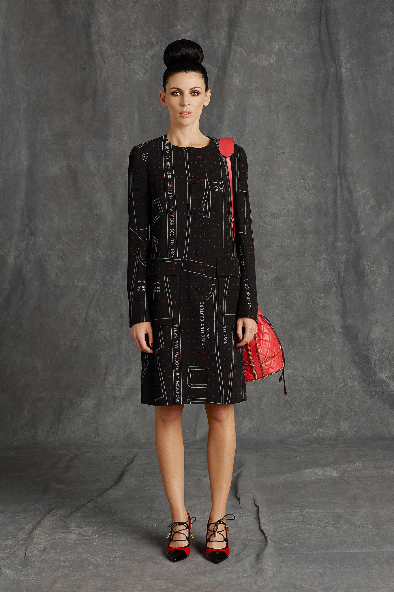 Moschino F/W 15 Look 11