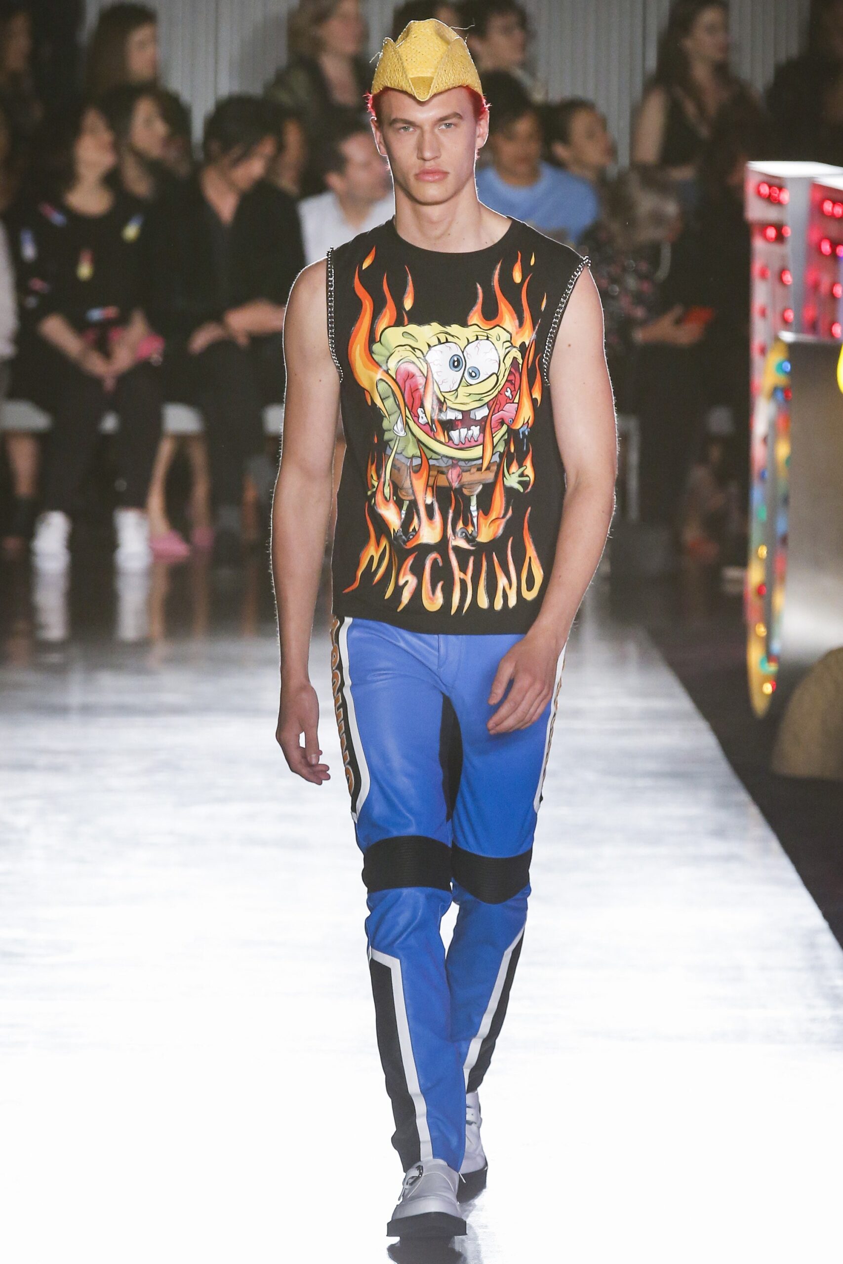 Moschino S/S 18 Menswear Look 30