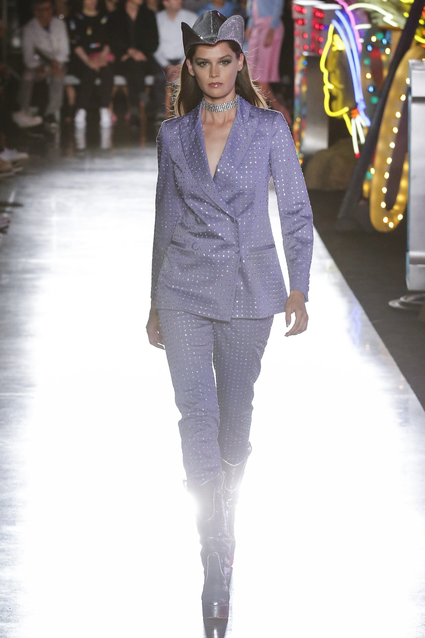 Moschino S/S 18 Menswear Look 32